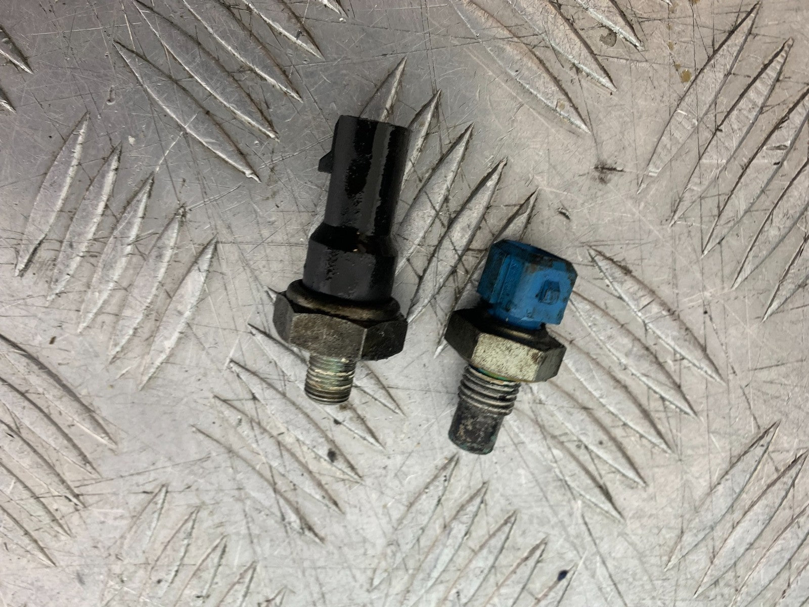 MV AGUSTA 675 F3 2 X ENGINE SENSORS  YEAR 2012-2016 (CMB1302)