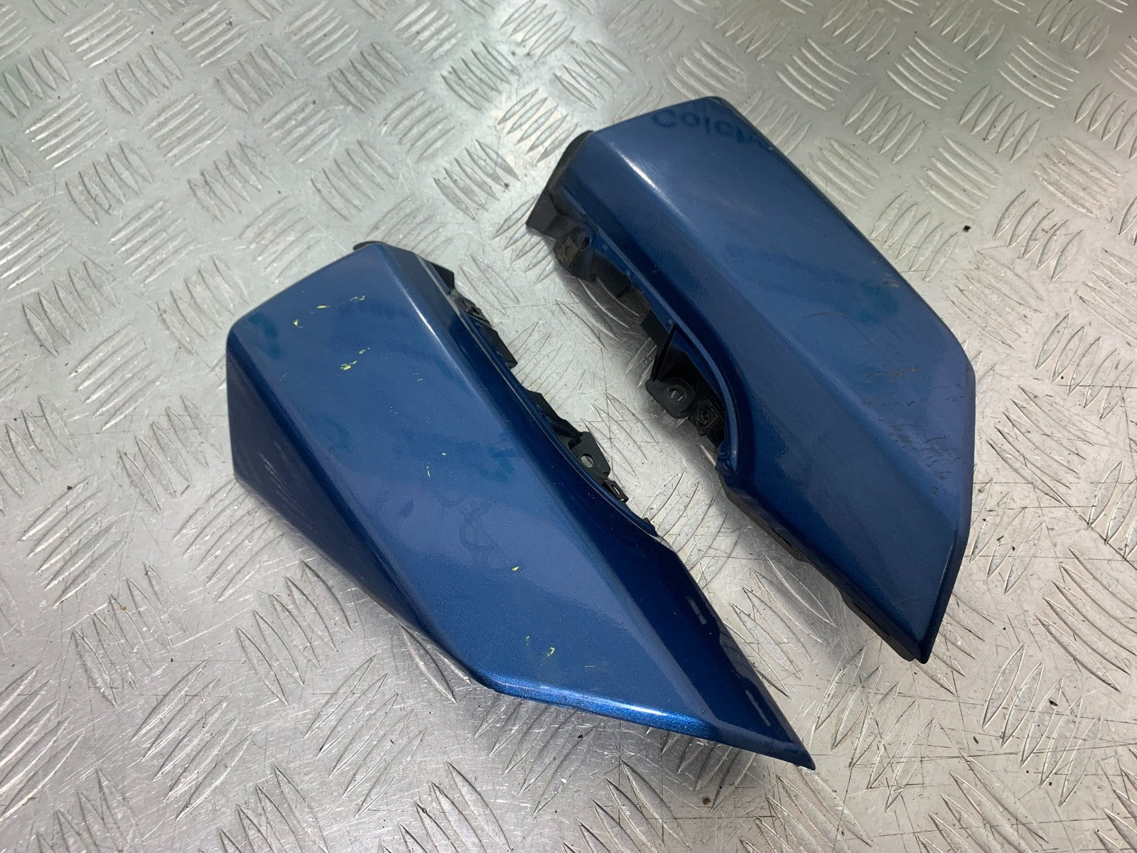 YAMAHA XMAX 125 XMAX-125 LEFT AND RIGHT COVERS  YEAR 2015-2020  (CMB1266)