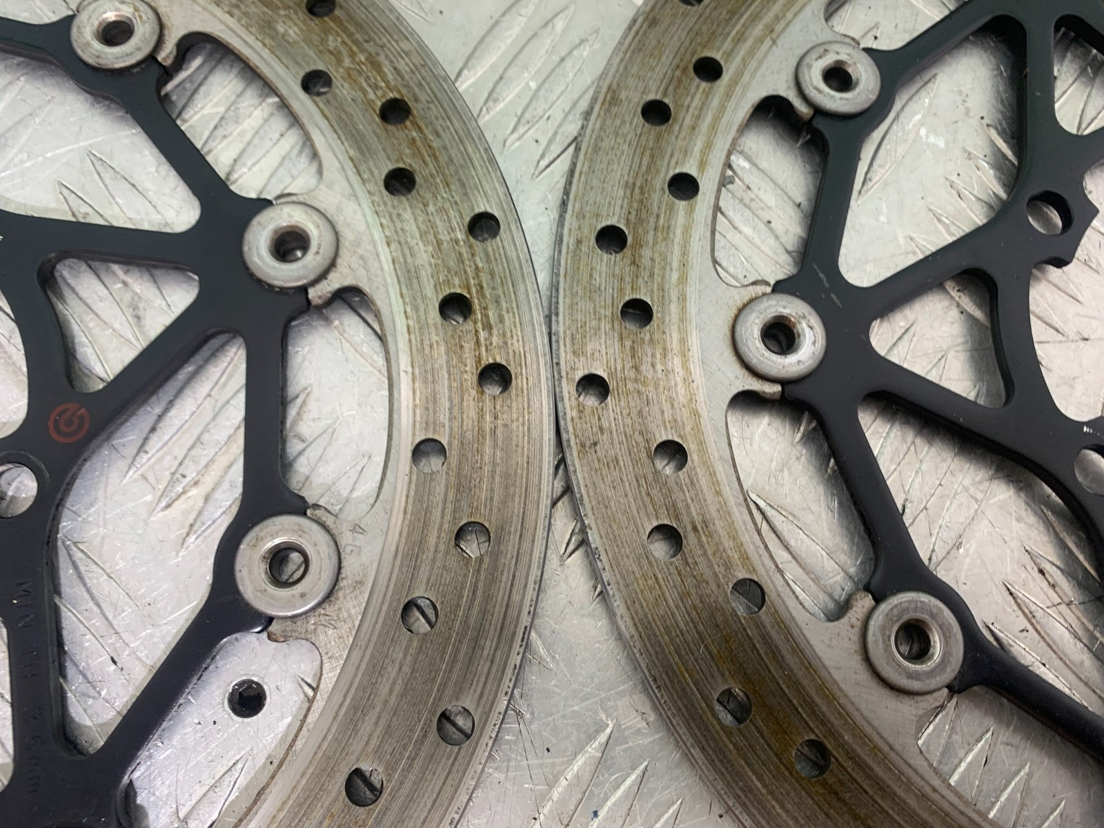 TRIUMPH 675 STREET TRIPLE FRONT BRAKE DISCS  2013-2016 (CMB1186)