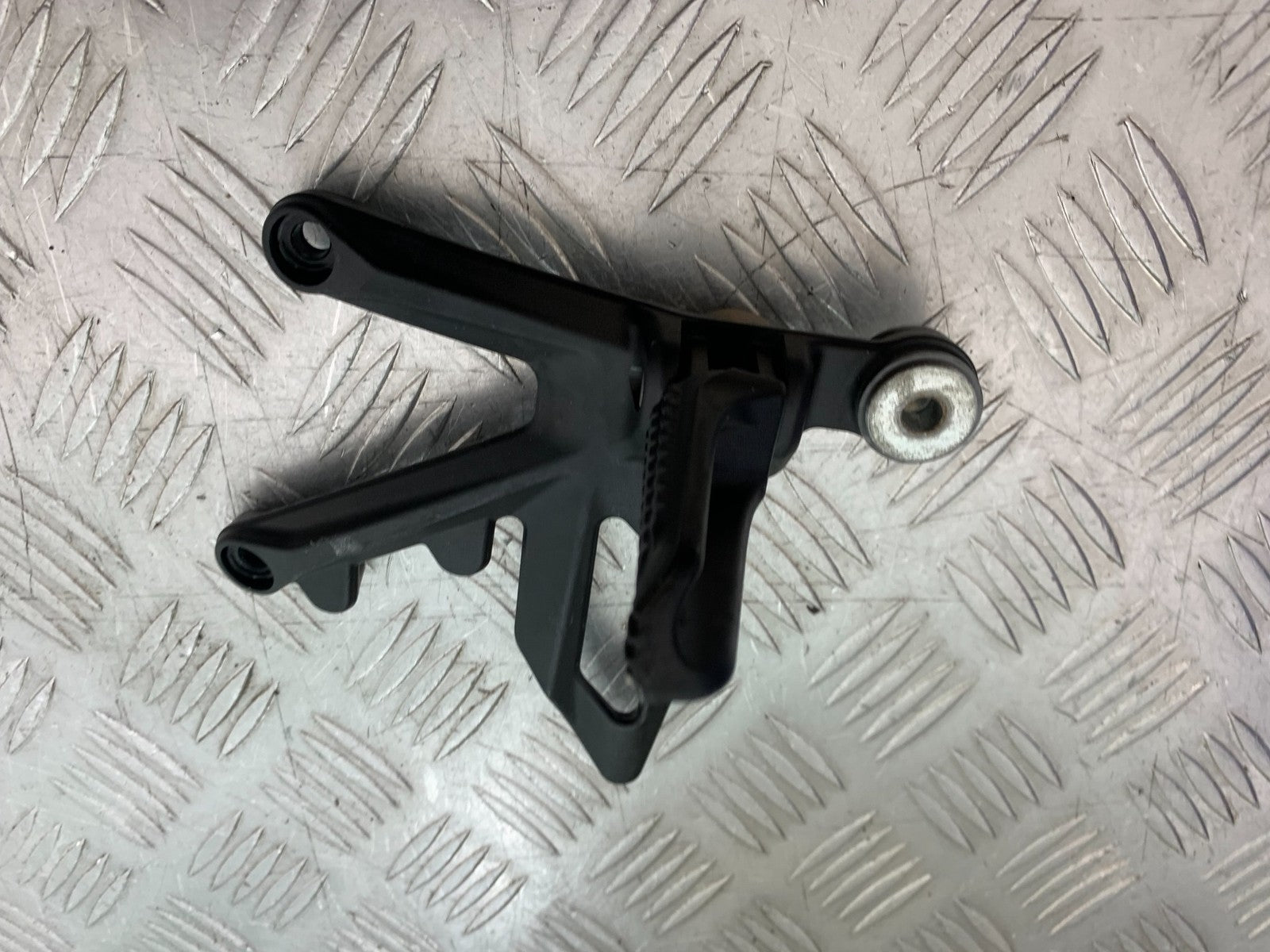 KTM 1290 SUPER DUKE R FRONT RIGHT HANGER AND PEG  YEAR 2020-2024 (CMB1272)