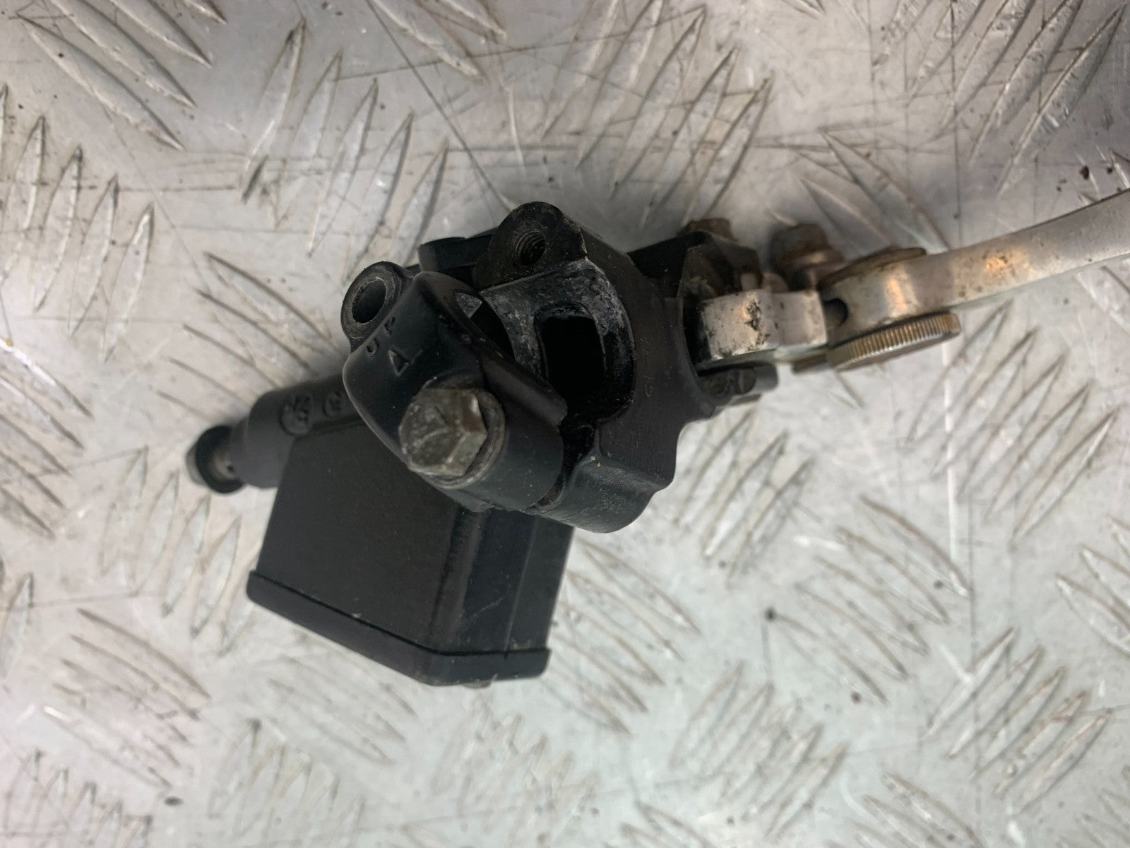YAMAHA YZF1000 THUNDERACE CLUTCH MASTER CYLINDER  YEAR 1997-2000 (CMB1204)