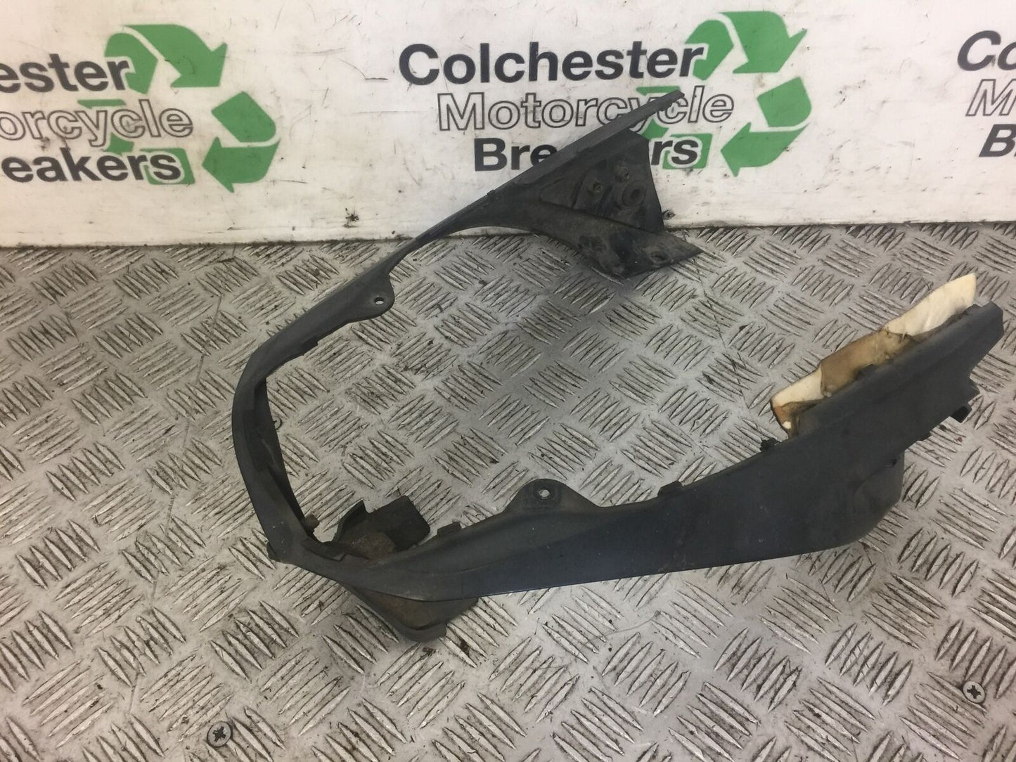 YAMAHA FZ6 SILENCER INFILL PANEL YEAR 2005 (STOCK 473)