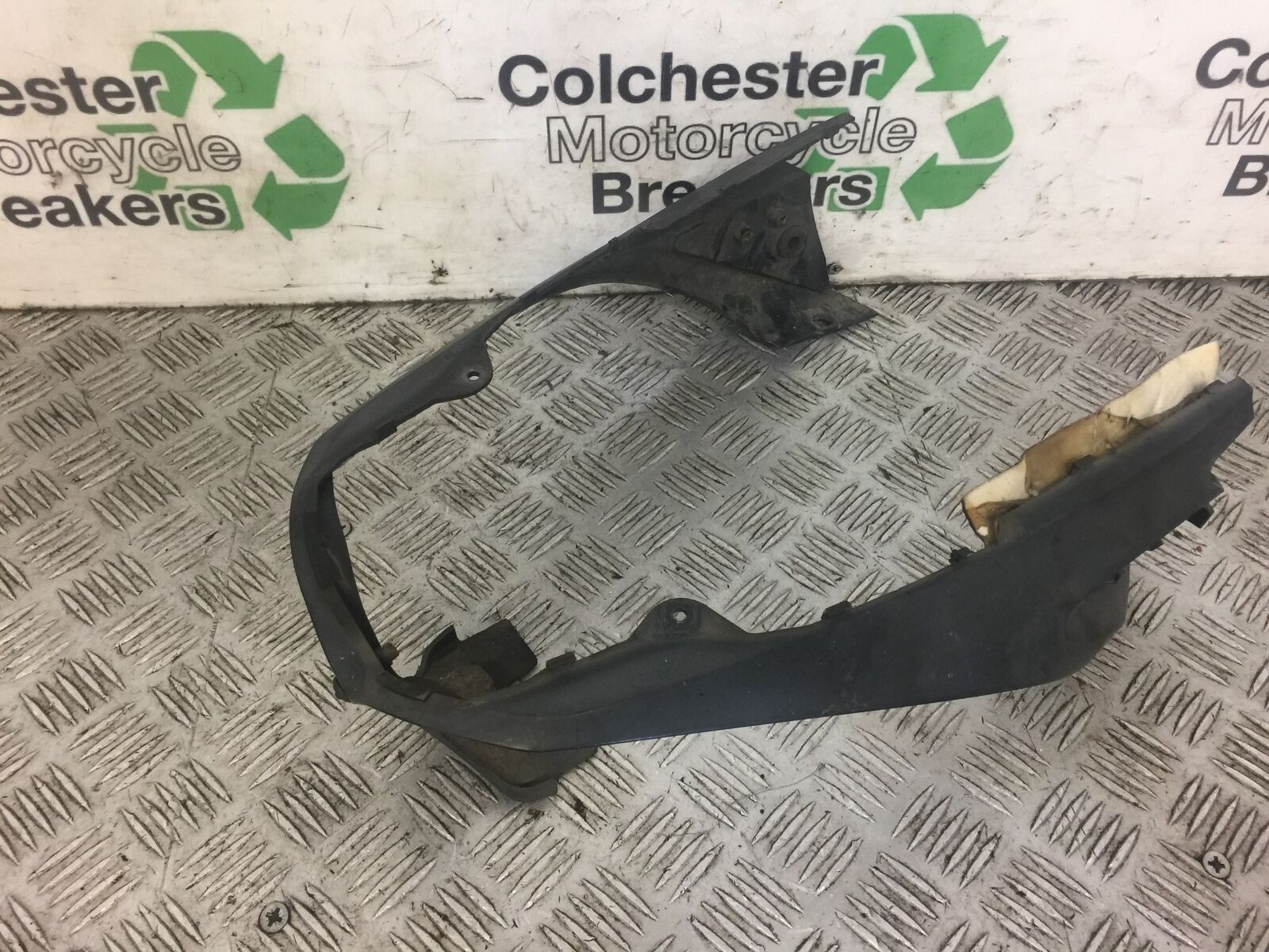 YAMAHA FZ6 SILENCER INFILL PANEL YEAR 2005 (STOCK 473)