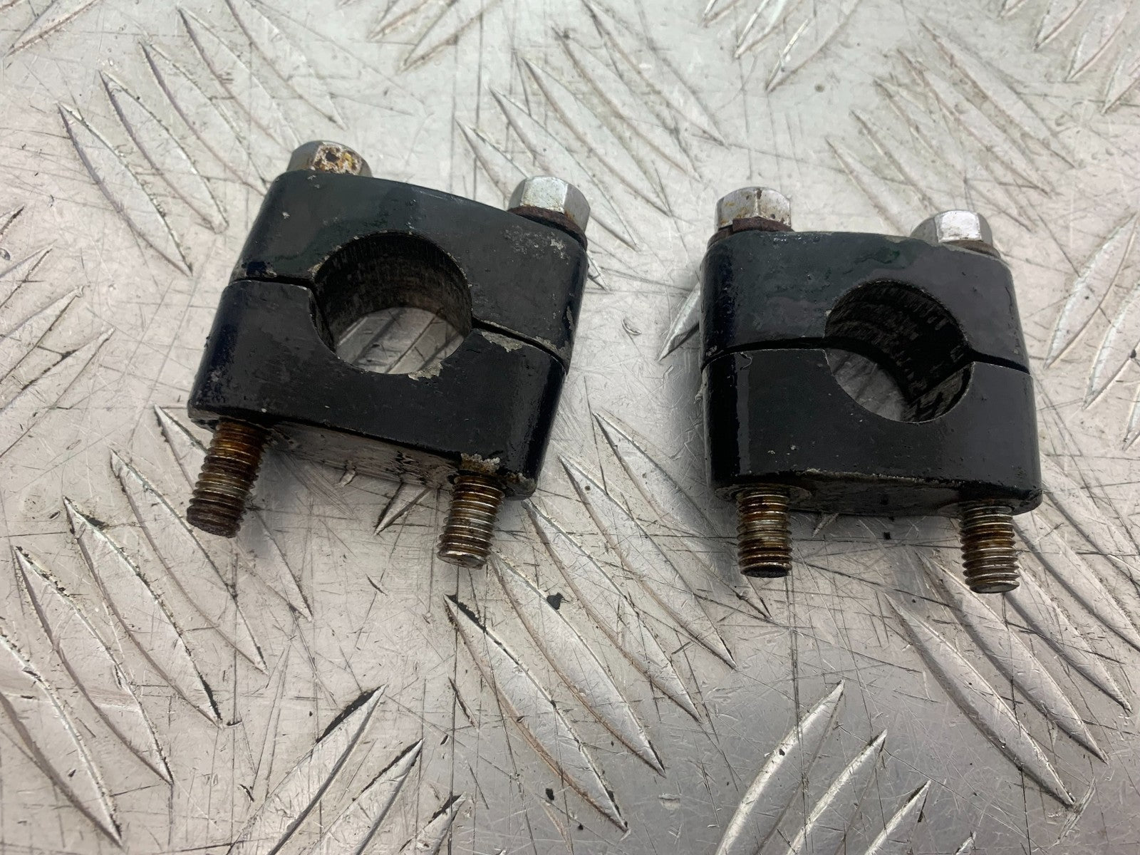 SUZUKI GP100 GP 100 HANDLEBAR CLAMPS  YEAR 1978-1988 (CMB1259)