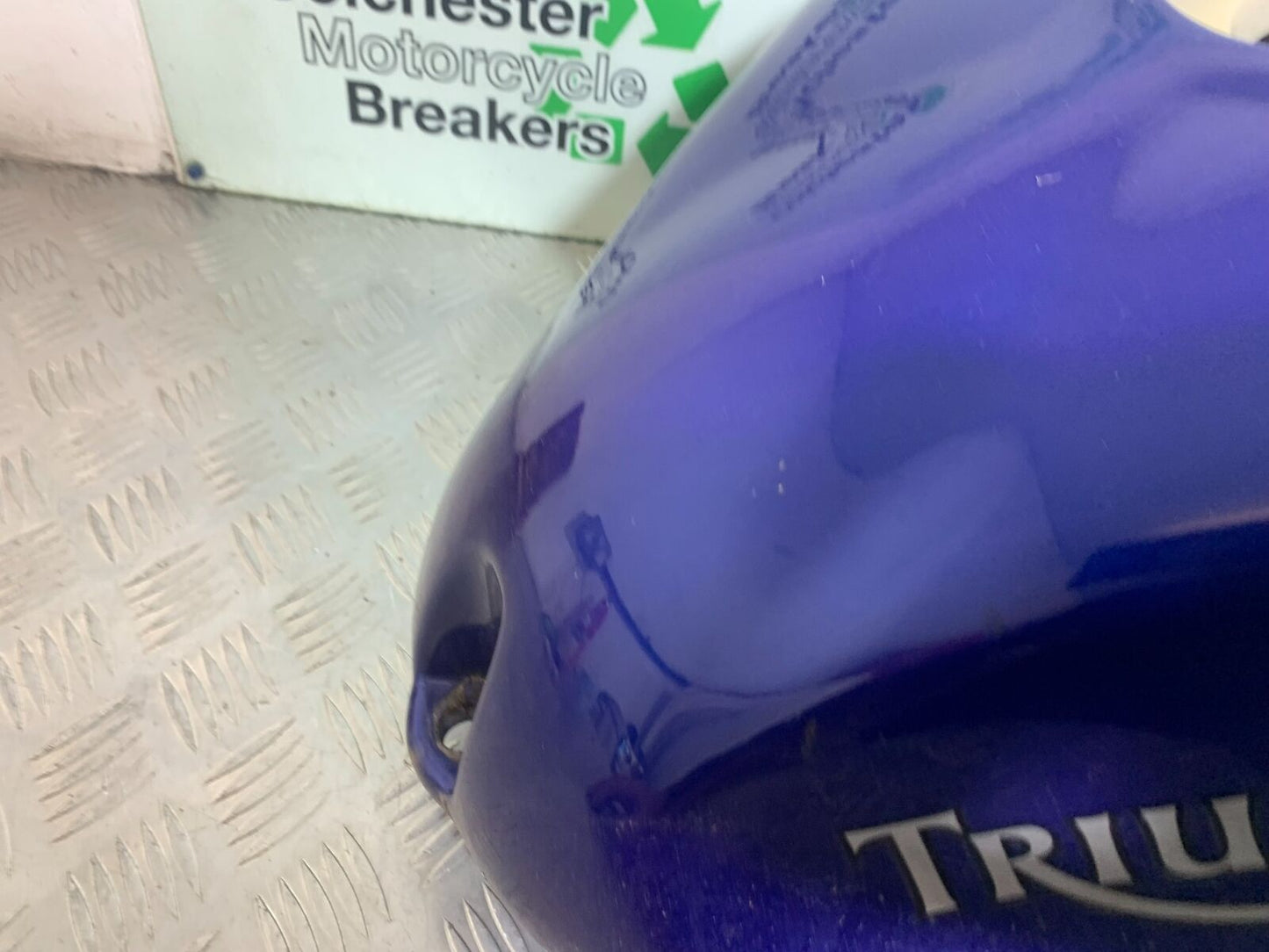 TRIUMPH 955i SPRINT ST PETROL TANK   YEAR 1999-2004 (CMB1124)