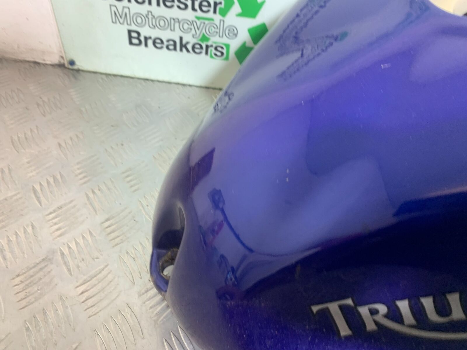 TRIUMPH 955i SPRINT ST PETROL TANK   YEAR 1999-2004 (CMB1124)