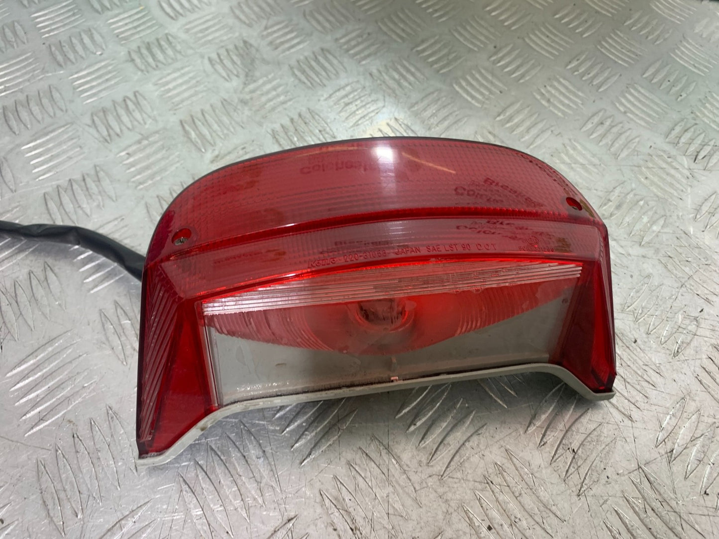 YAMAHA XJ900 XJ 900 DIVERSION REAR LIGHT  YEAR 1994-2002 (CMB1292)