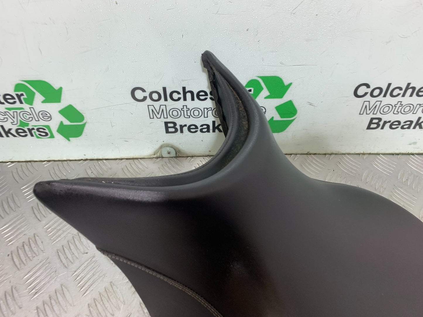 HONDA CBF600 CBF 600 FRONT SEAT   YEAR 2004-07  (CMB1305)