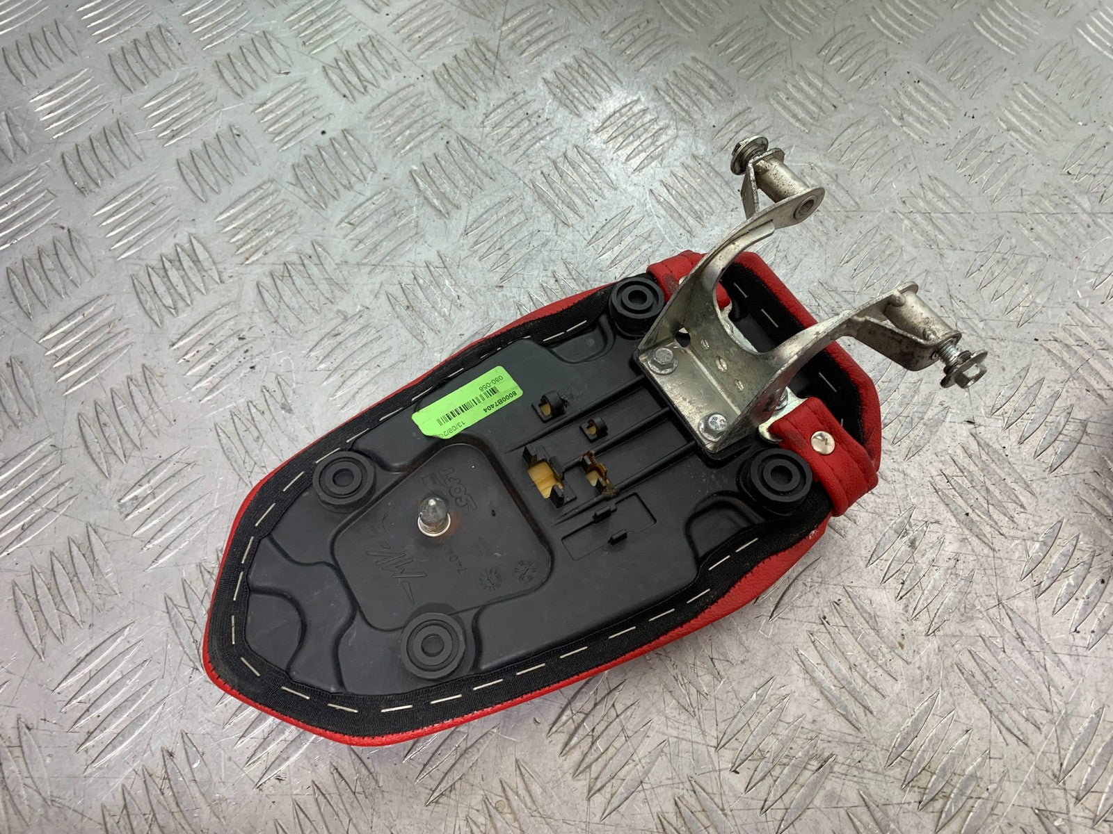MV AGUSTA 675 F3 REAR SEAT   YEAR 2012-2016 (CMB1302)