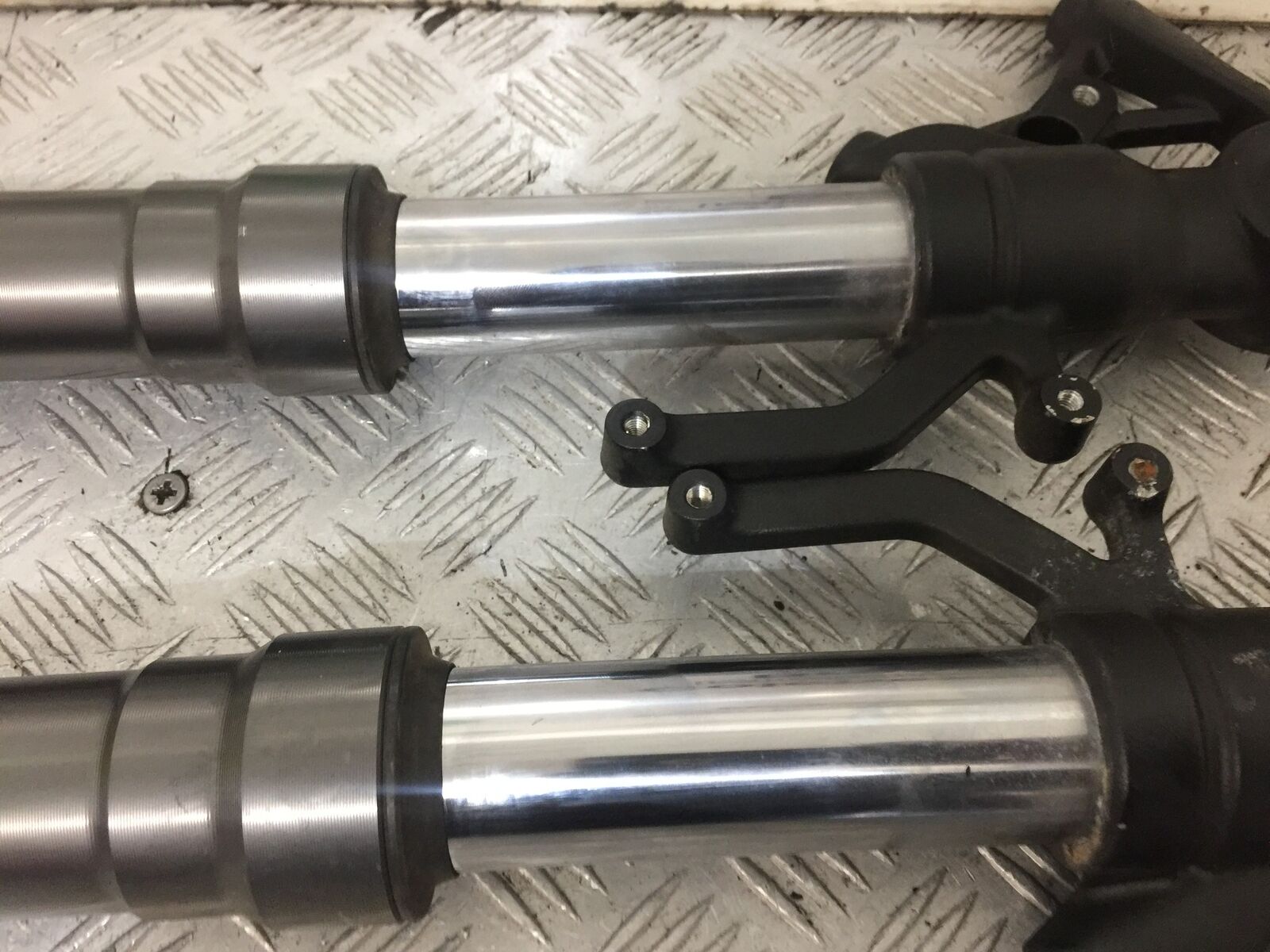 KAWASAKI NINJA 1000 SX Z1000SX FORKS (BENT) YEAR 2019  (STOCK 830)