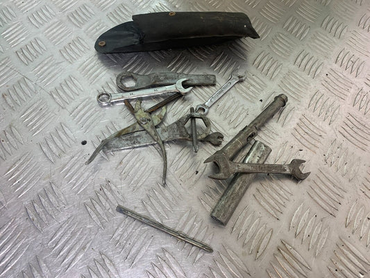KAWASAKI Z750 ZR750 ZR-7S TOOL KIT   YEAR 1999-05 (CMB1135)