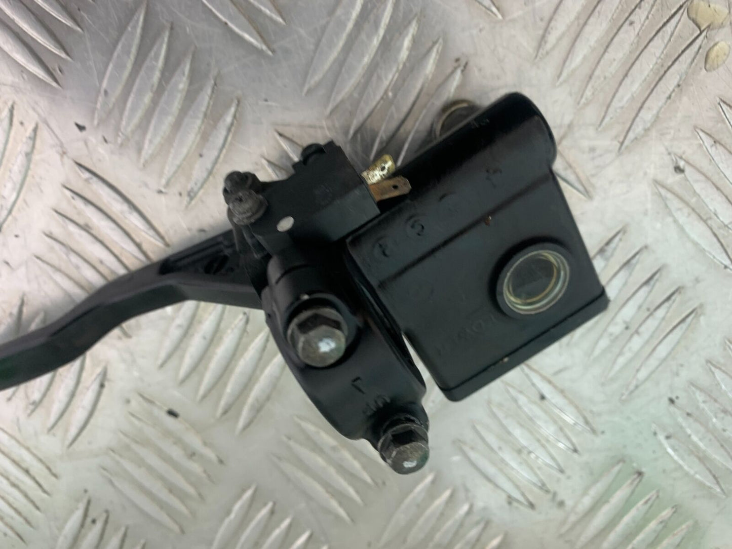 SUZUKI AN400 AN 400 BURGMAN FRONT MASTER CYLINDER   YEAR 2017-2024 (CMB1118)