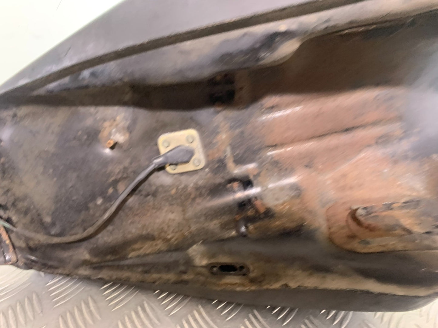 YAMAHA XJR1300 XJR 1300 PETROL TANK  1999-2003 (CMB1119)