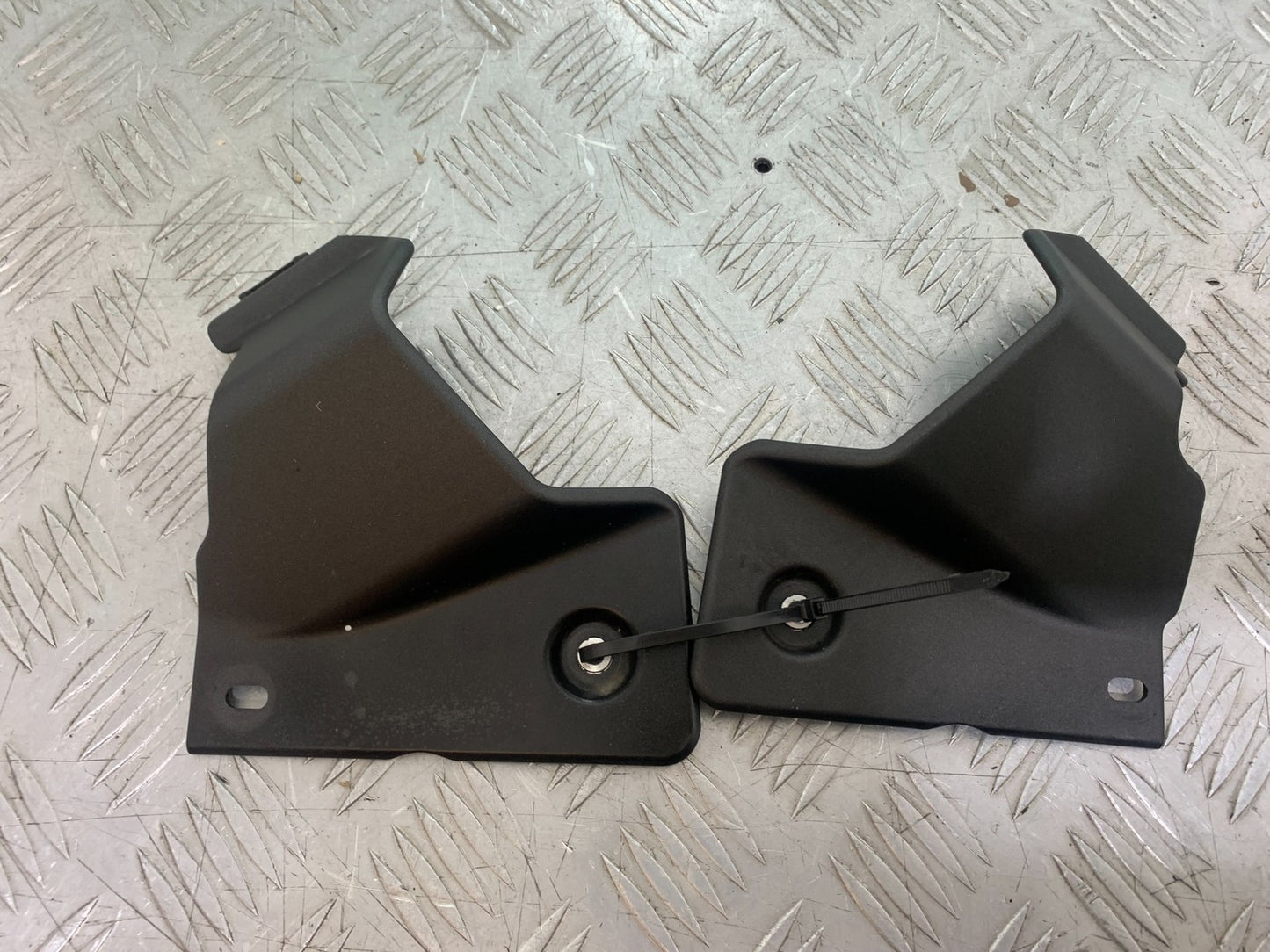 YAMAHA XVS 1300 MIDNIGHT STAR LEFT AND RIGHT FRAME INFILLS YEAR 2007-16(CMB1200)
