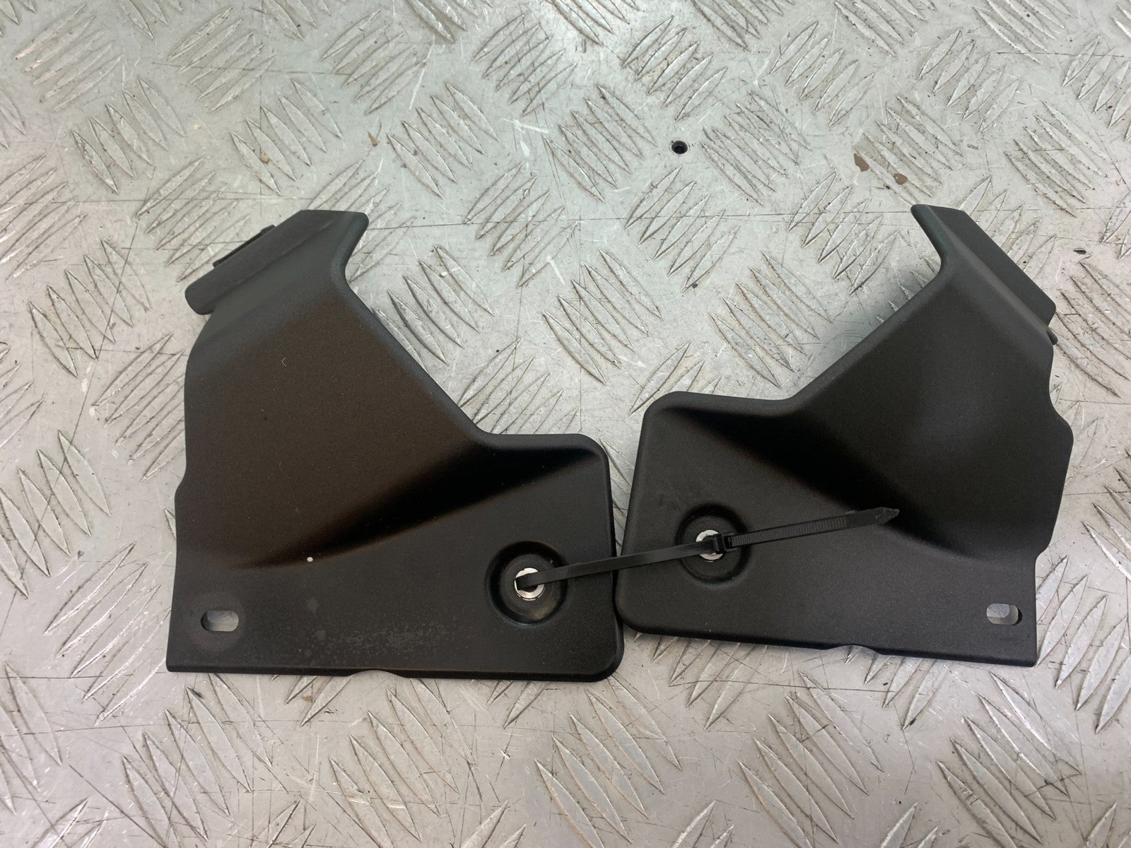 YAMAHA XVS 1300 MIDNIGHT STAR LEFT AND RIGHT FRAME INFILLS YEAR 2007-16(CMB1200)