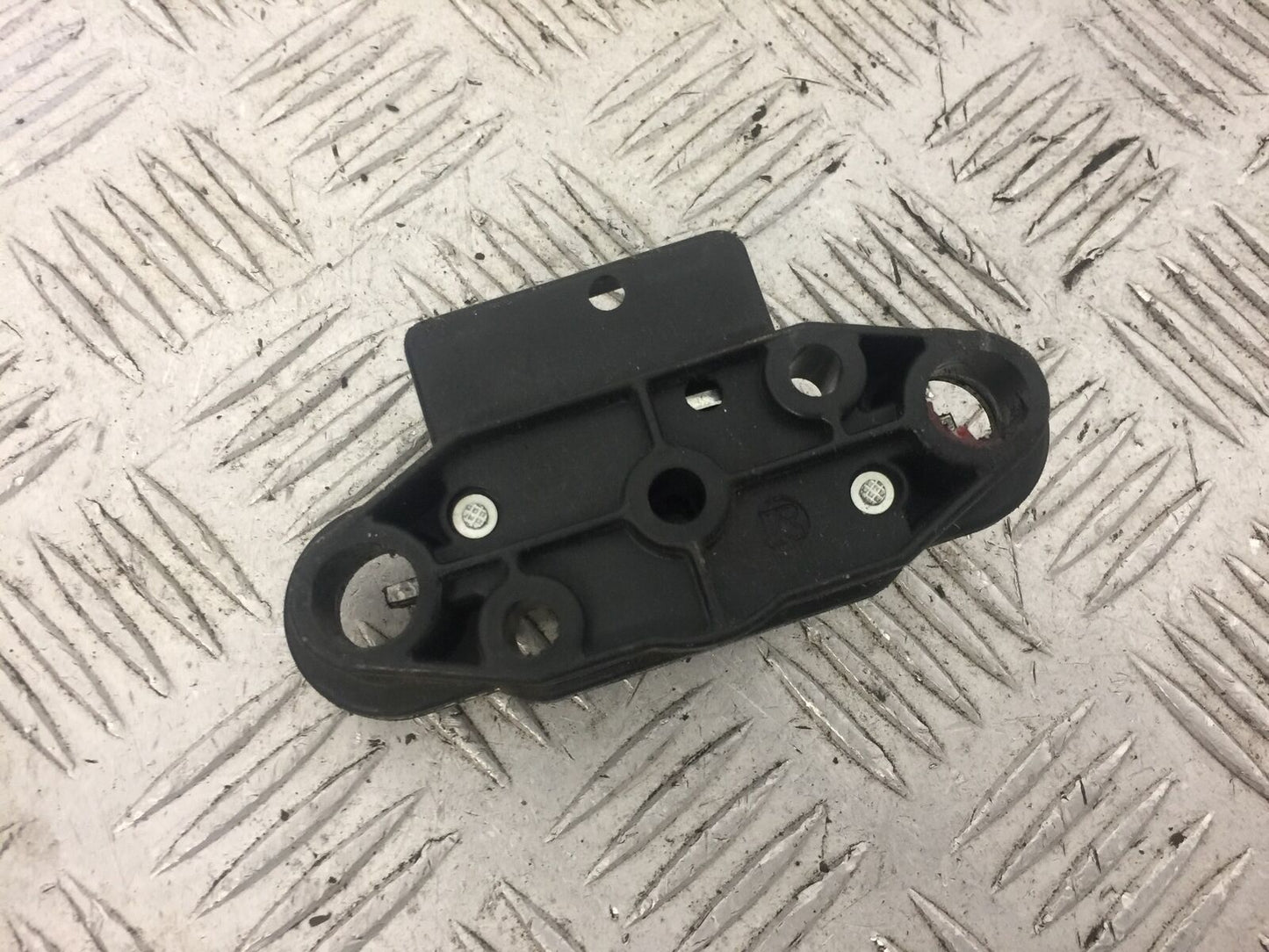 KAWASAKI ZX6R SEAT CATCH  YEAR 2009-2012  (STOCK 626)
