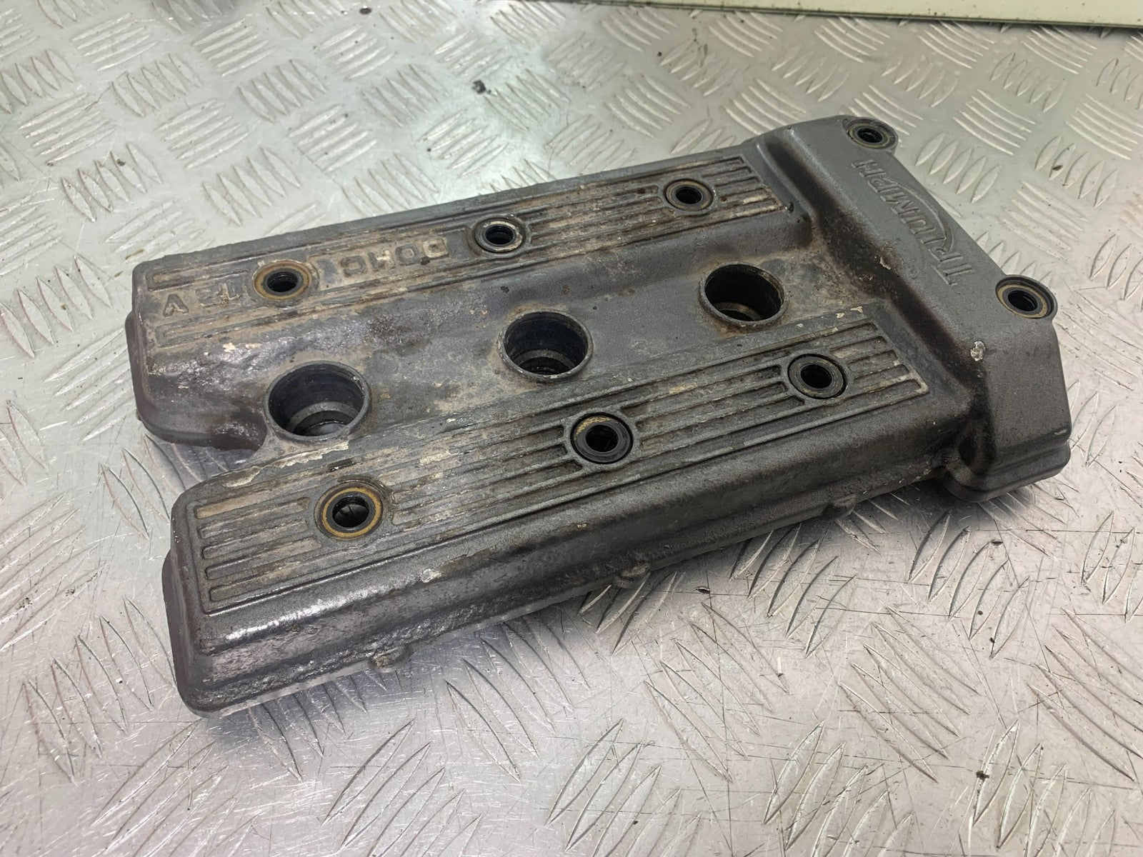 TRIUMPH TROPHY 900 ROCKER COVER YEAR 1991-95 (CMB1251)