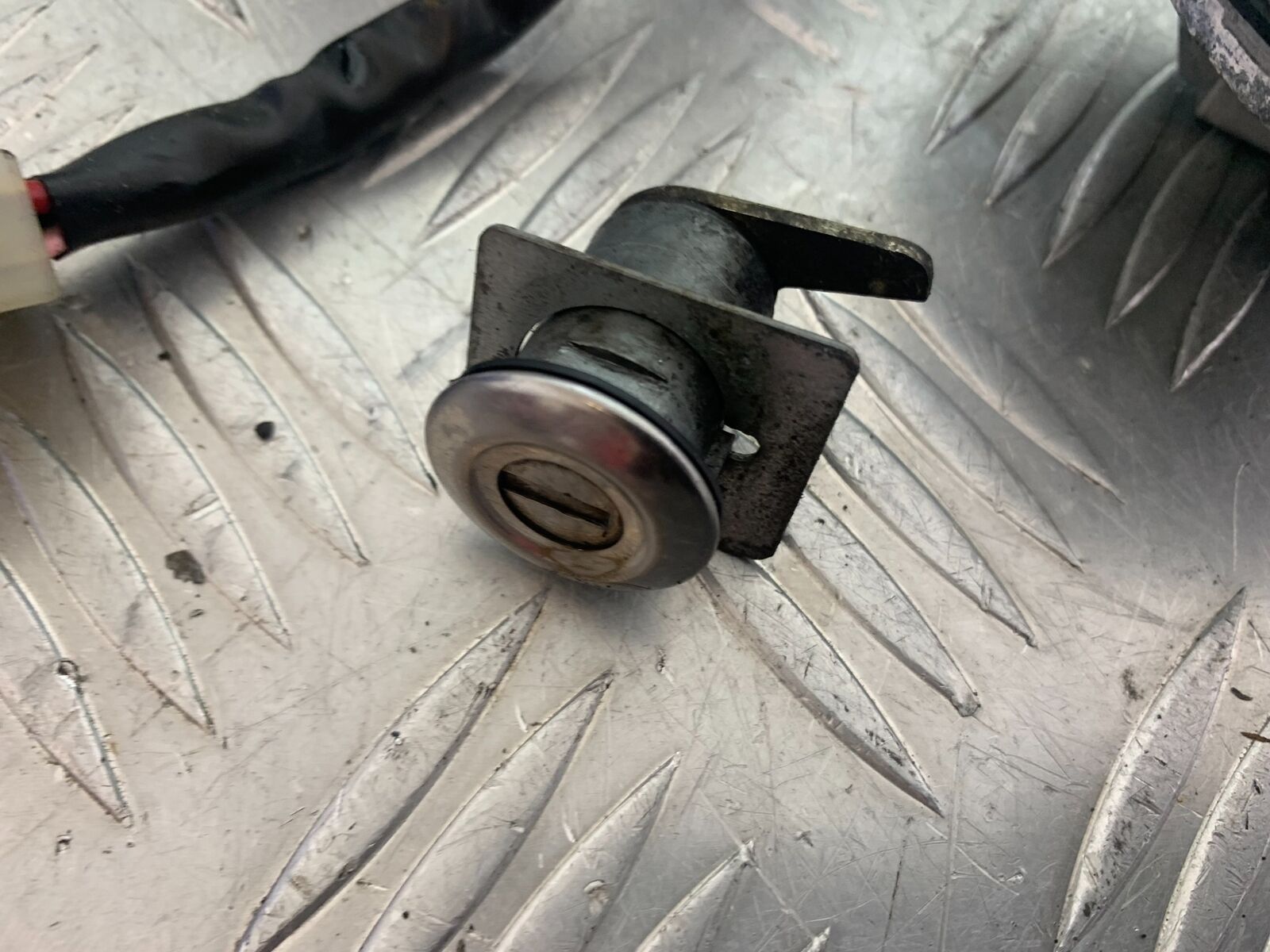 HONDA CB600 CB 600 HORNET LOCKS AND KEY  YEAR 1998 -2002 (CMB1126)