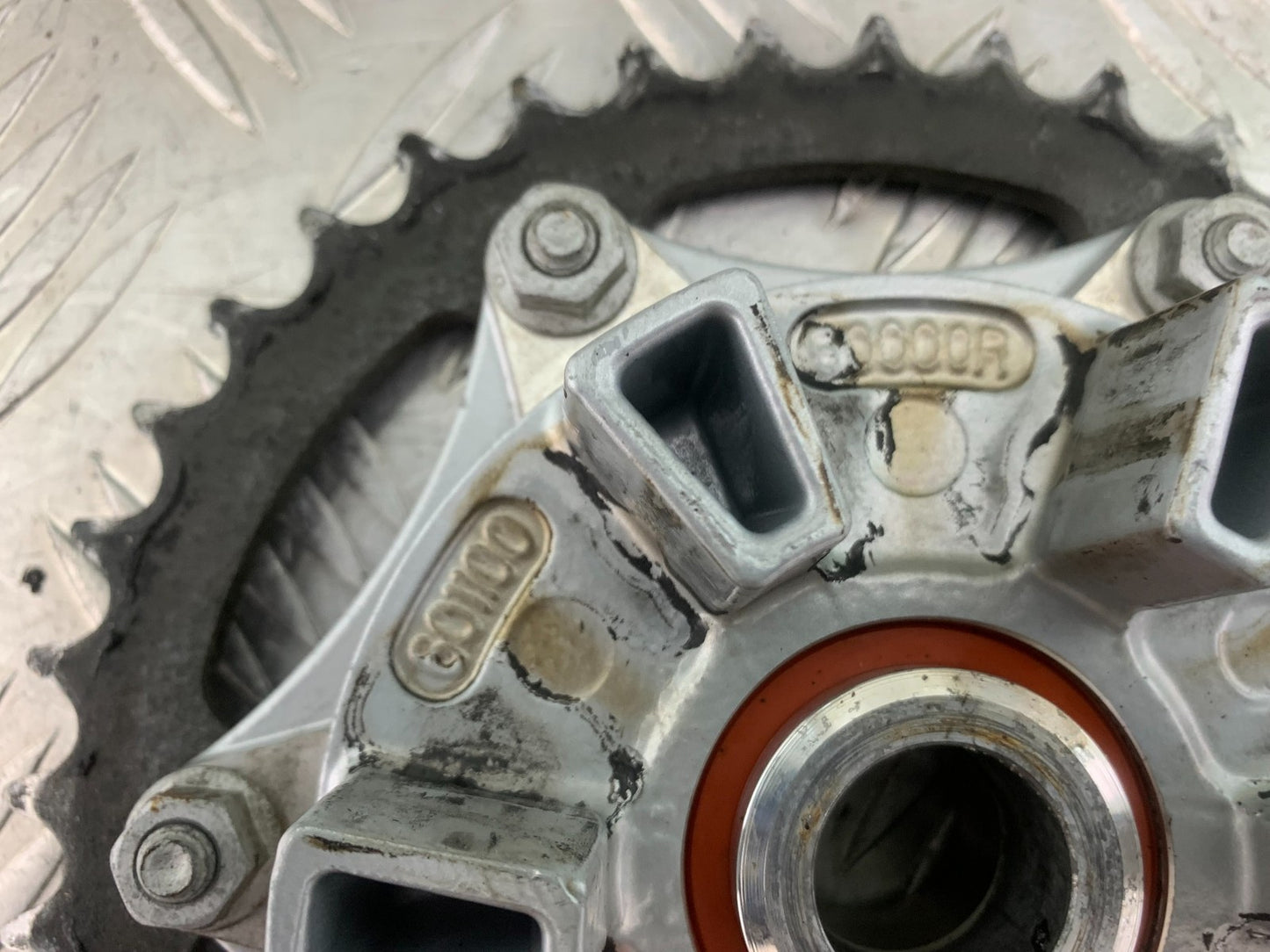 KTM 690 DUKE R LC4 REAR SPROCKET CARRIER YEAR 2012-2015  (CMB1180)