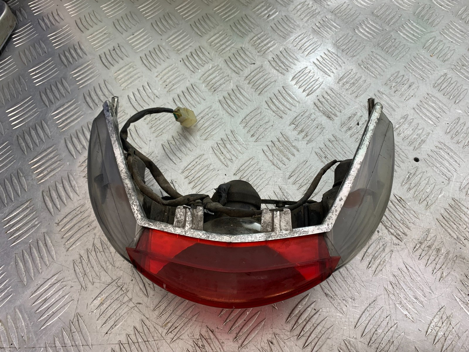 HONDA CBF600 CBF 600 REAR LIGHT YEAR 2004-07  (CMB1305)