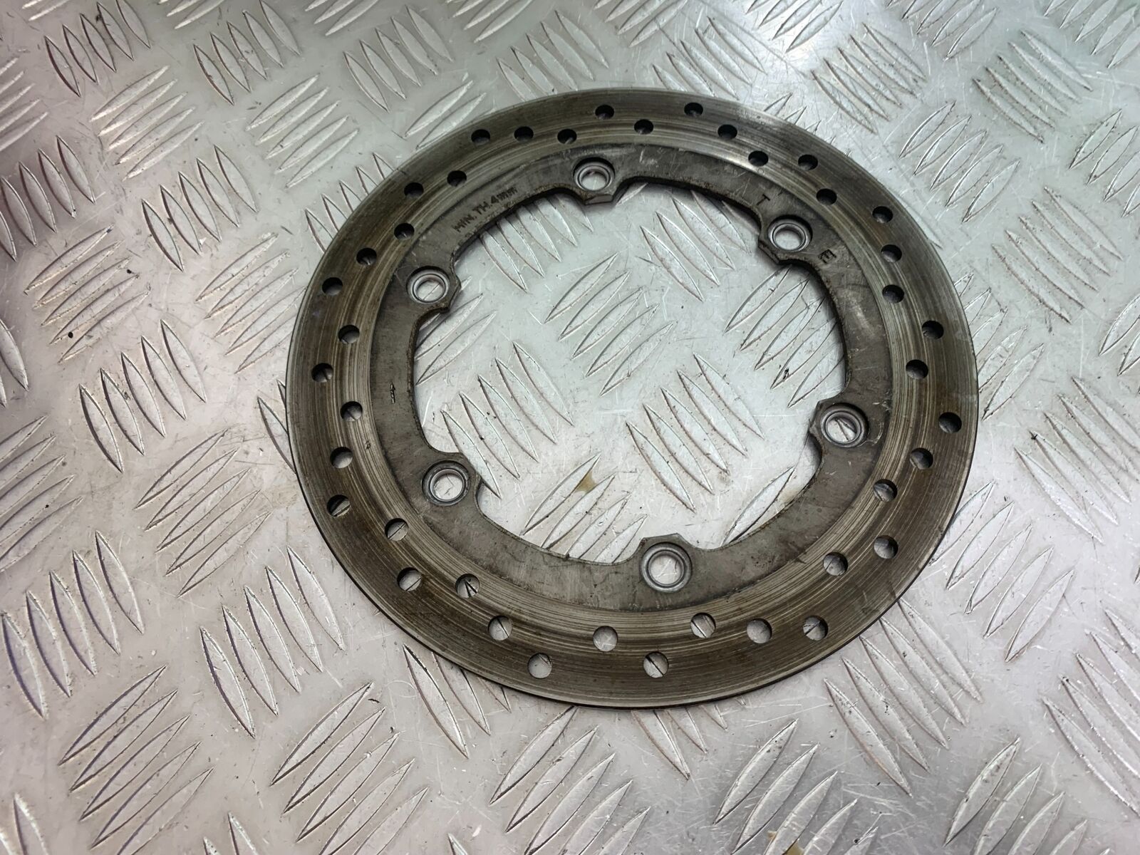 HONDA CBR1100 BLACKBIRD REAR BRAKE DISC YEAR 1999-2005 (CMB1103)