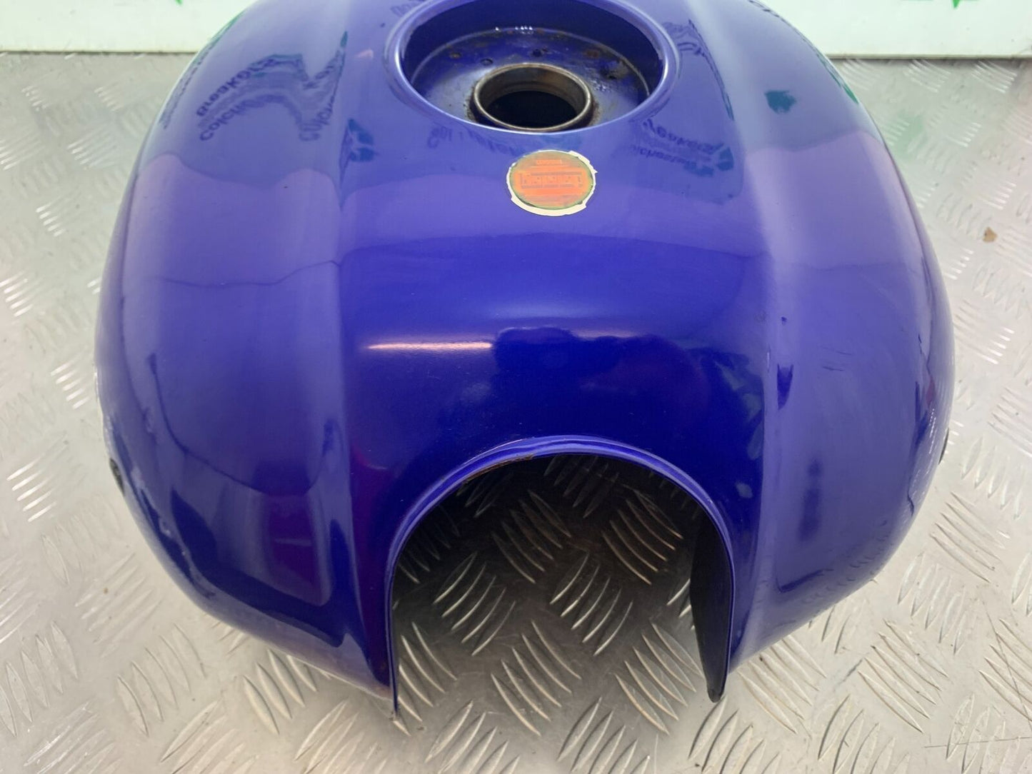 YAMAHA XJR1300 XJR 1300 PETROL TANK  YEAR 1999-2003 (CMB1055)