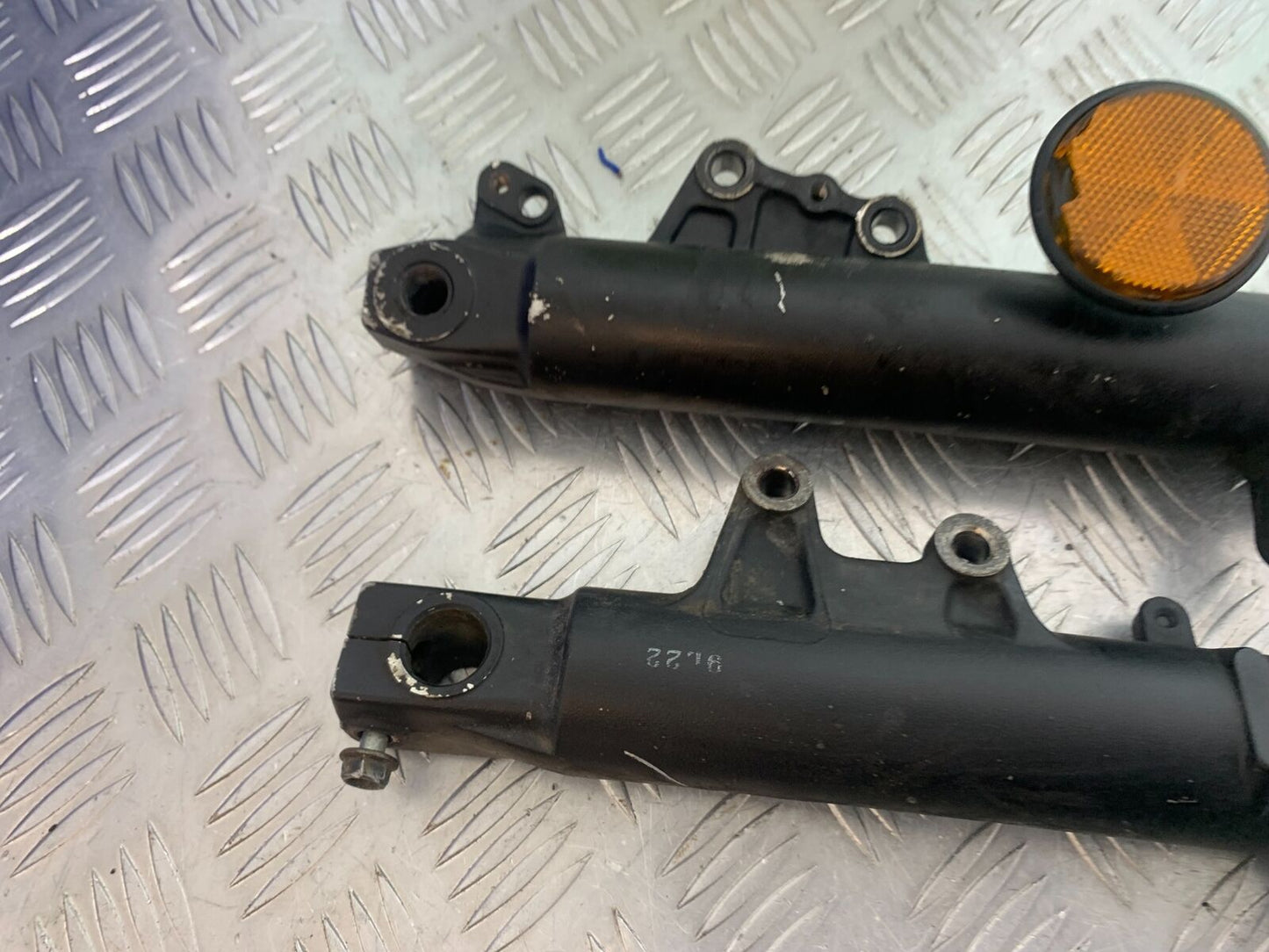 SUZUKI DL 650 V-STROM FORK BOTTOMS YEAR 2020 (CMB1117)
