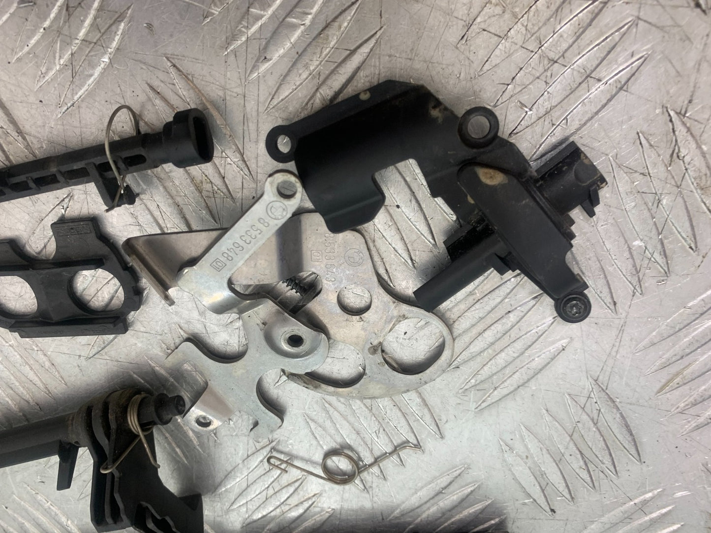 BMW R1200 R 1200 GS SEAT LOCK MECHANISM  YEAR 2013-2016 (CMB1257)
