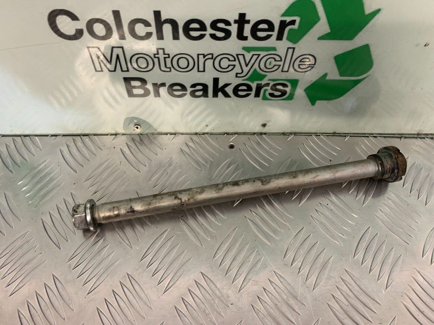SUZUKI DL 650 V-STROM SWINGARM SPINDLE   YEAR 2006 2011 (STOCK 954)