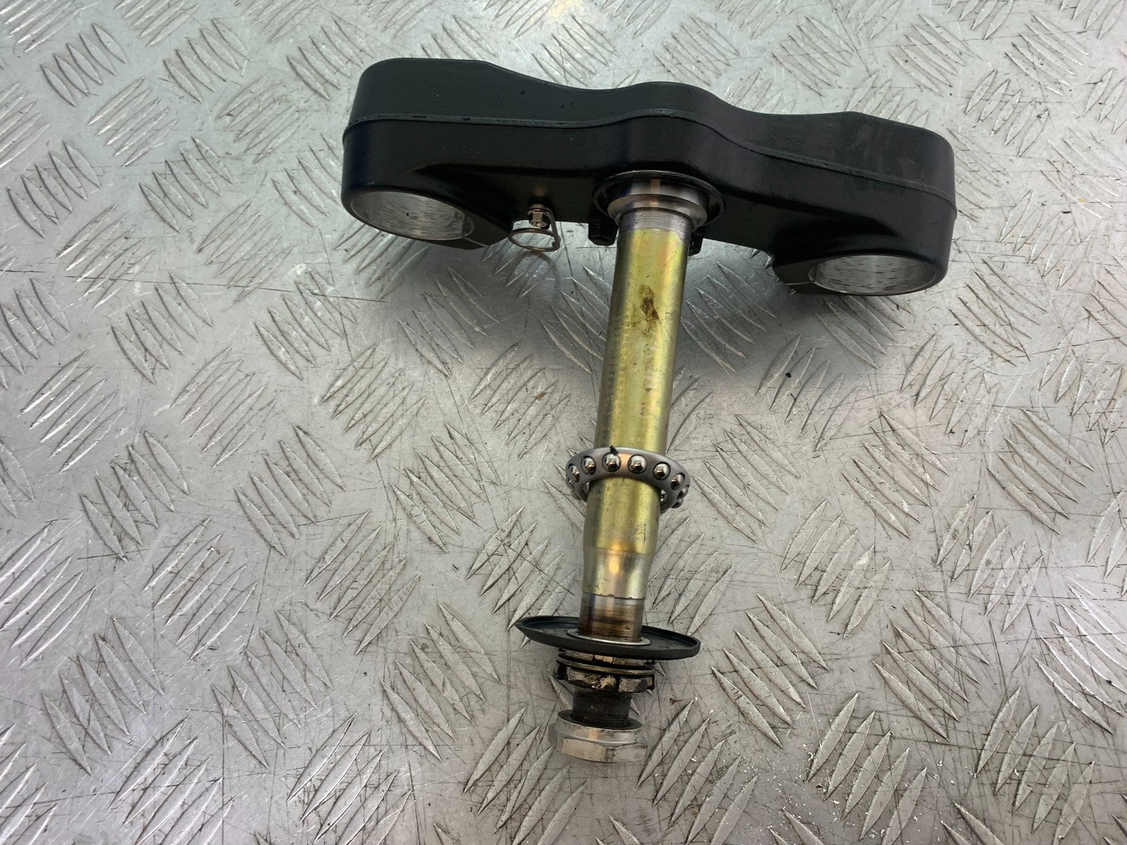 TRIUMPH 1050 SPEED TRIPLE BOTTOM YOKE  YEAR 2005-2007 (CMB1322)