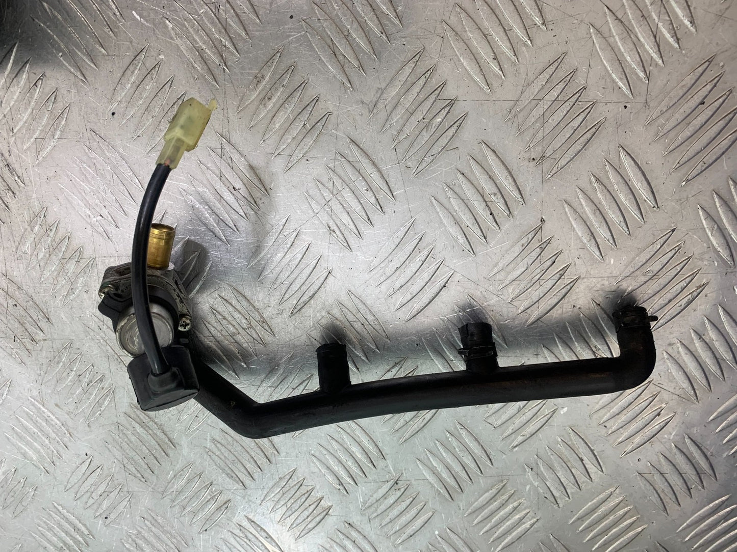 TRIUMPH 1050 SPRINT ST AIR VALVE  2003-2011 (CMB1285)