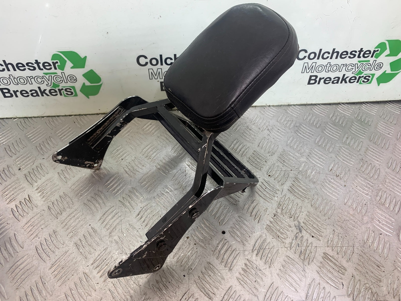 KAWASAKI VN1500 CLASSIC BACKREST AND PAD   YEAR 1999 -2006 (CMB1166)