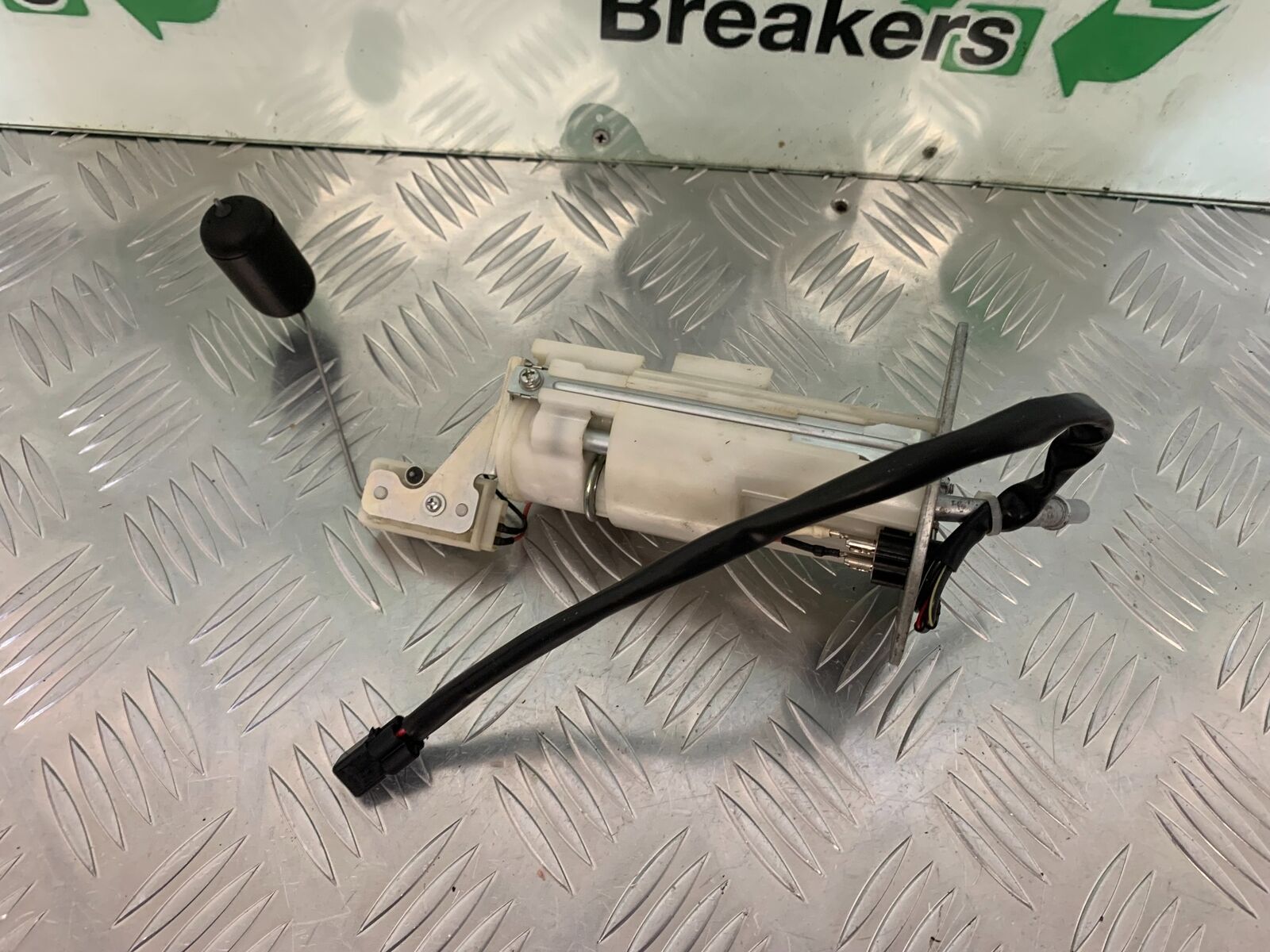 KAWASAKI Z1000 SX PETROL PUMP  YEAR 2011-16 (STOCK 942)