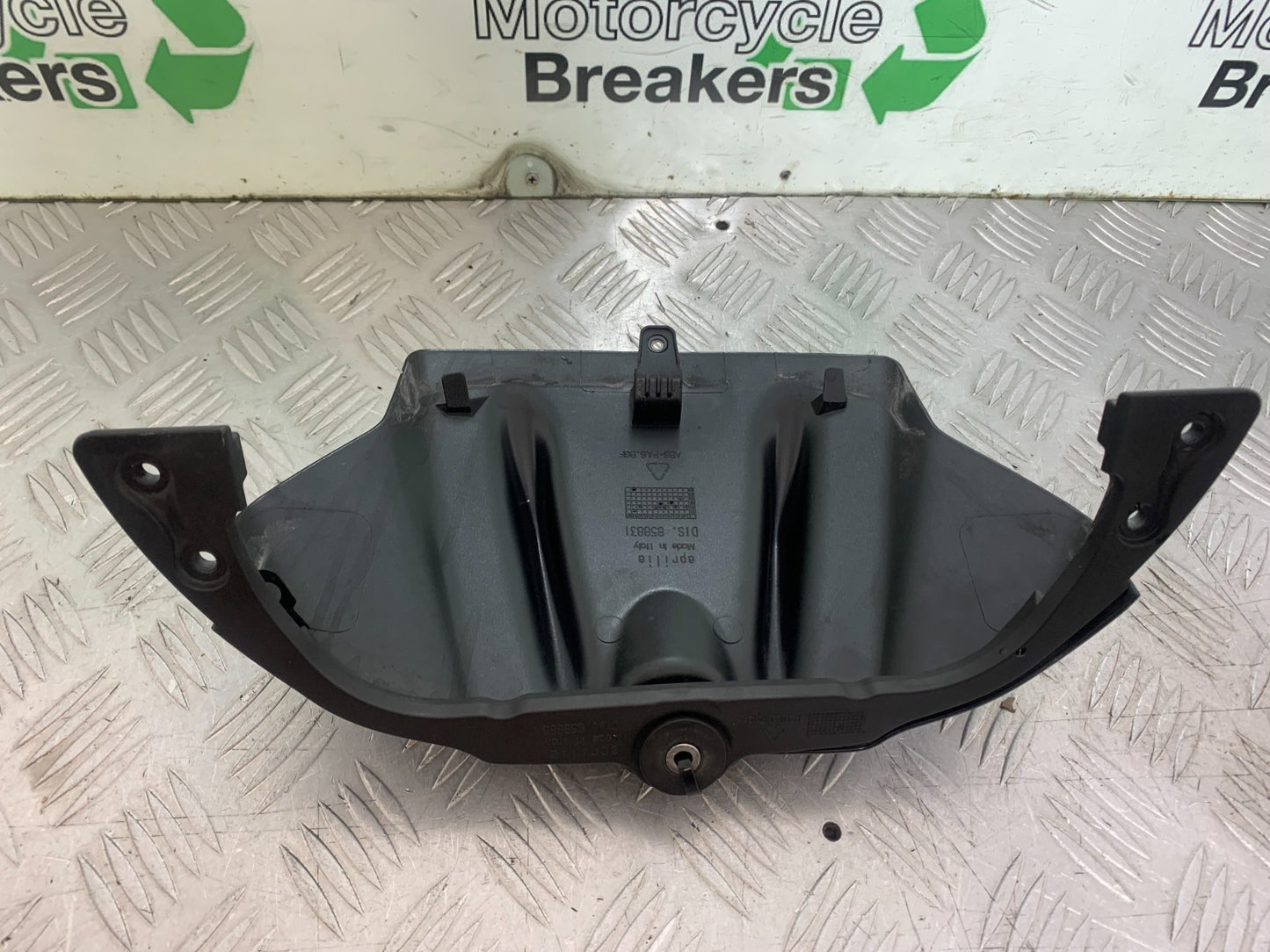 APRILIA TUONO 1000 V4R TANK COWL   YEAR 2011-13  (CMB1331)
