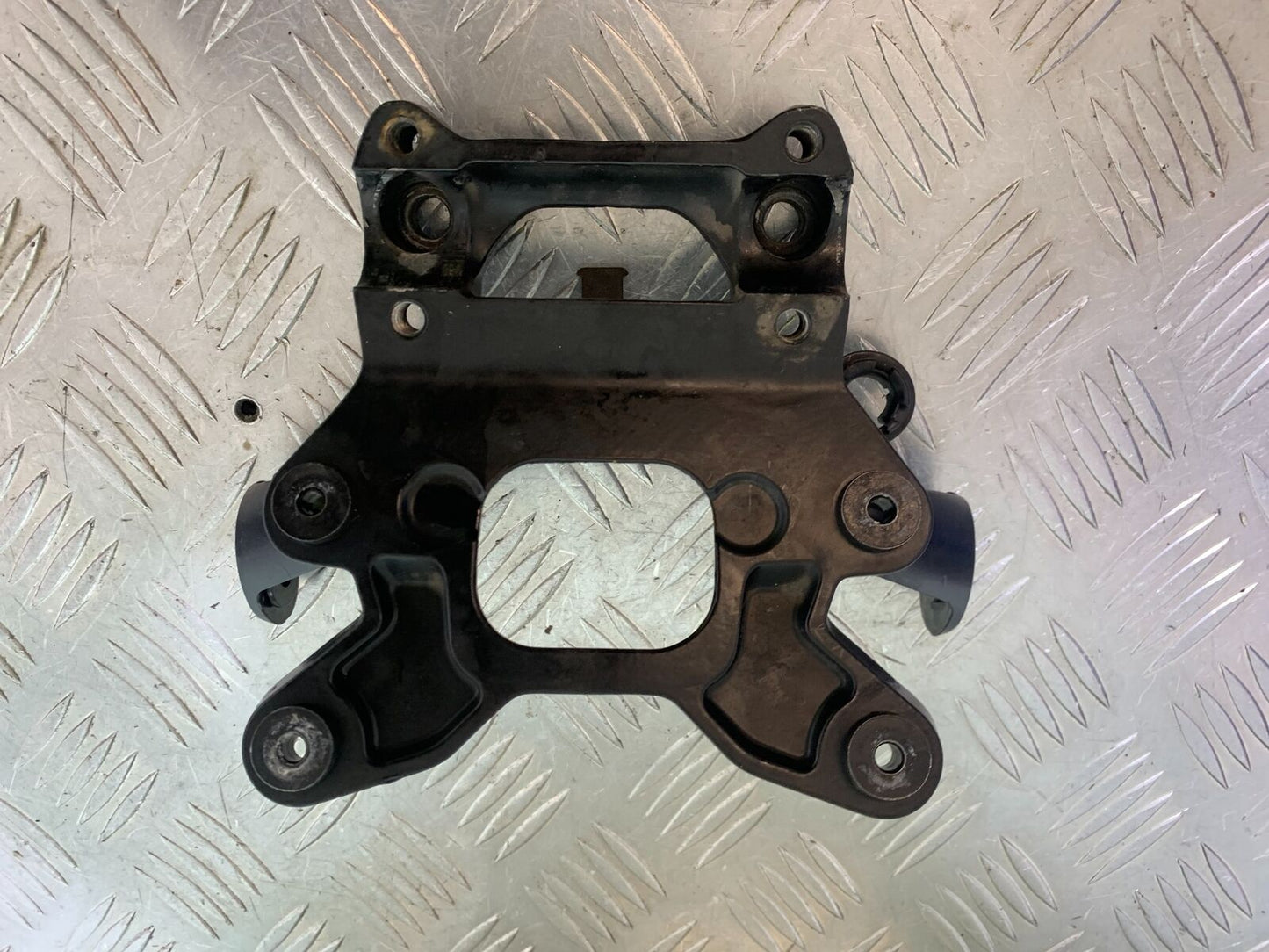 KTM 125 DUKE BRACKET  YEAR 2018-2023 (CMB1083)