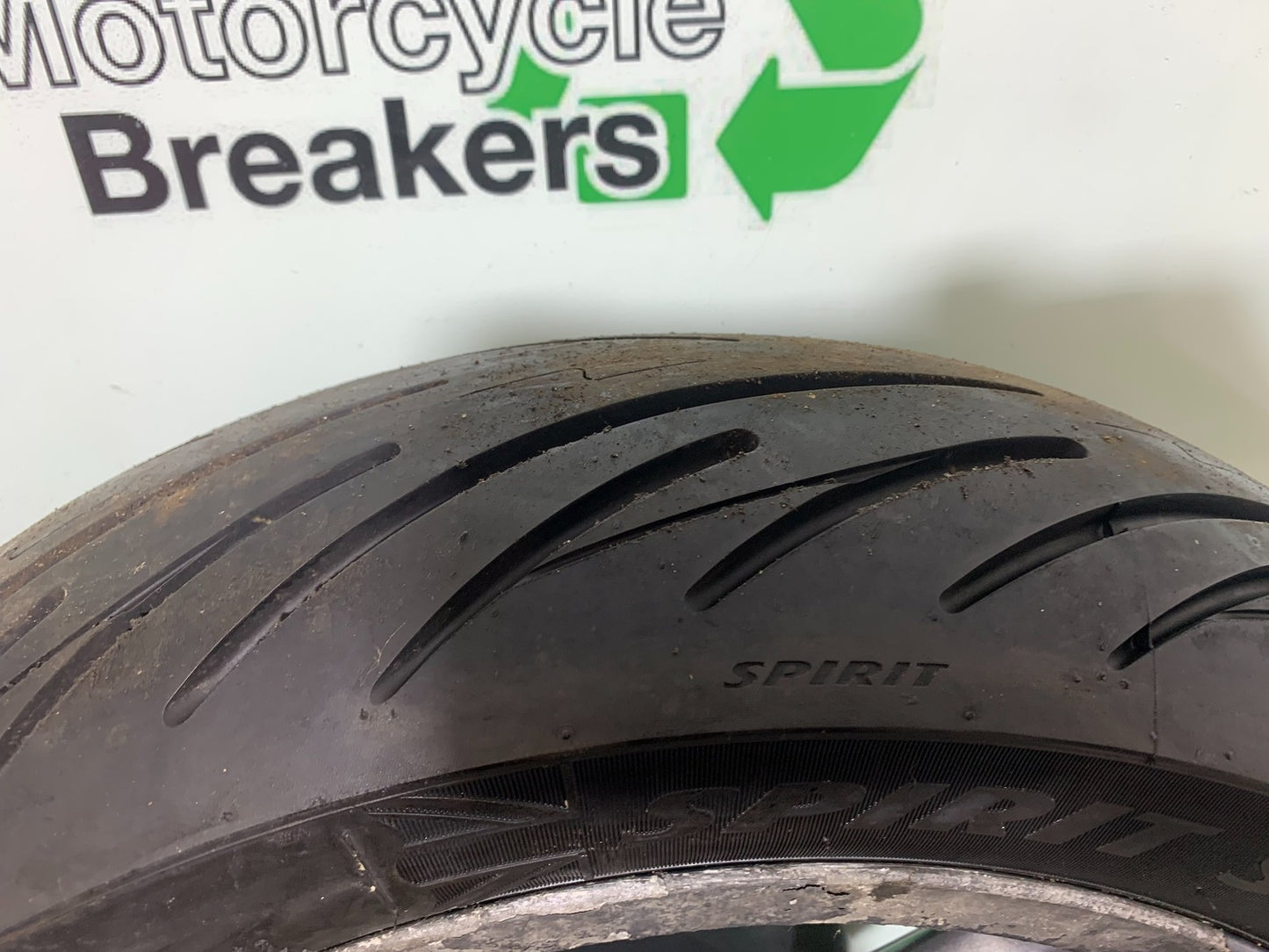 TRIUMPH TROPHY 900 REAR WHEEL (GOOD TYRE)  YEAR 1991-95 (CMB1251)