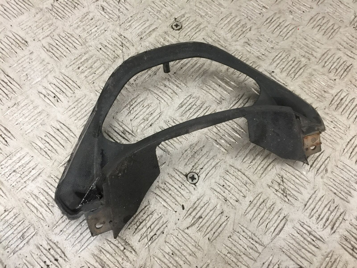 SUZUKI GSF600 GSF 600 BANDIT REAR LIGHT SURROUND  YEAR 1997 (STOCK 872)