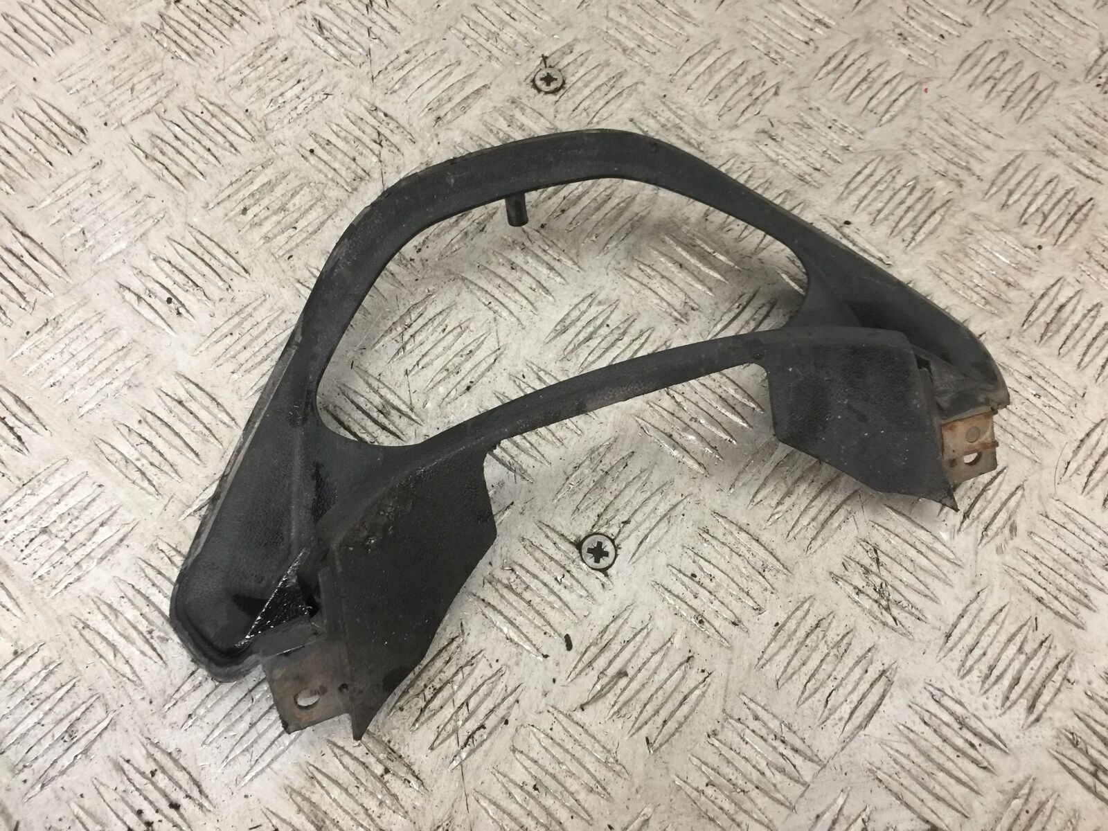 SUZUKI GSF600 GSF 600 BANDIT REAR LIGHT SURROUND  YEAR 1997 (STOCK 872)