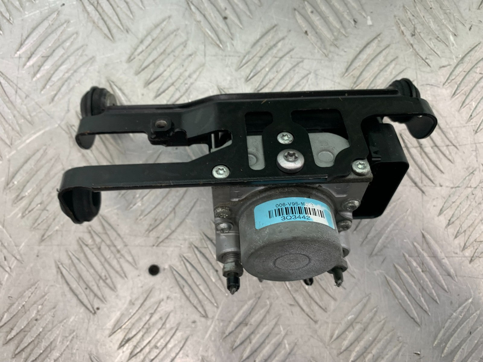 TRIUMPH 675 STREET TRIPLE RX ABS PUMP   2015- 2017 (CMB1299)