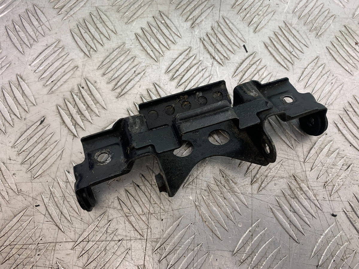 SUZUKI GSXR600 GSXR 600 SRAD PETROL TANK BRACKET  YEAR 1997-2000 (CMB1276)