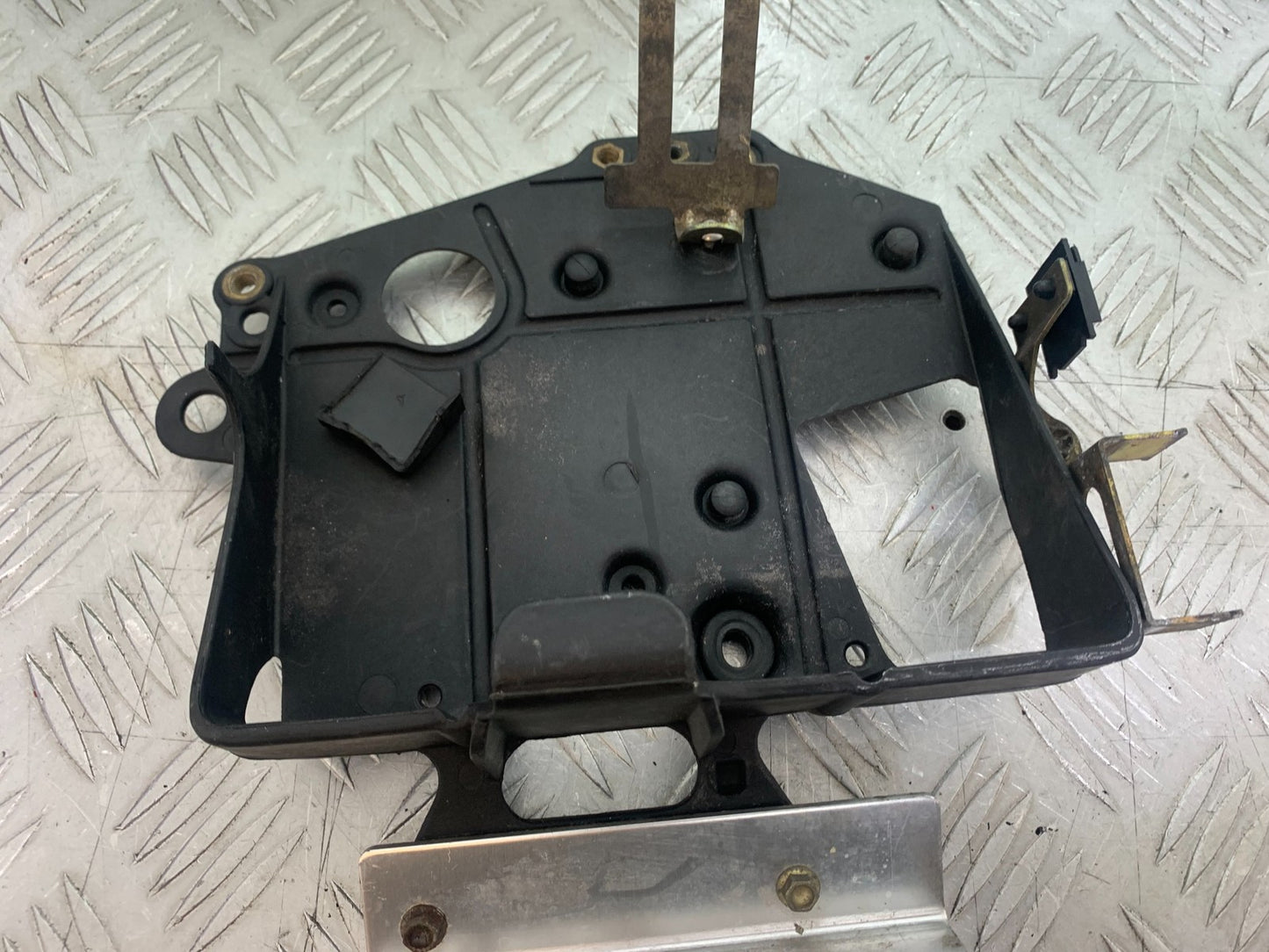 DUCATI 996 SPS 748 916 998 BATTERY TRAY  1999-2000 (CMB1209)