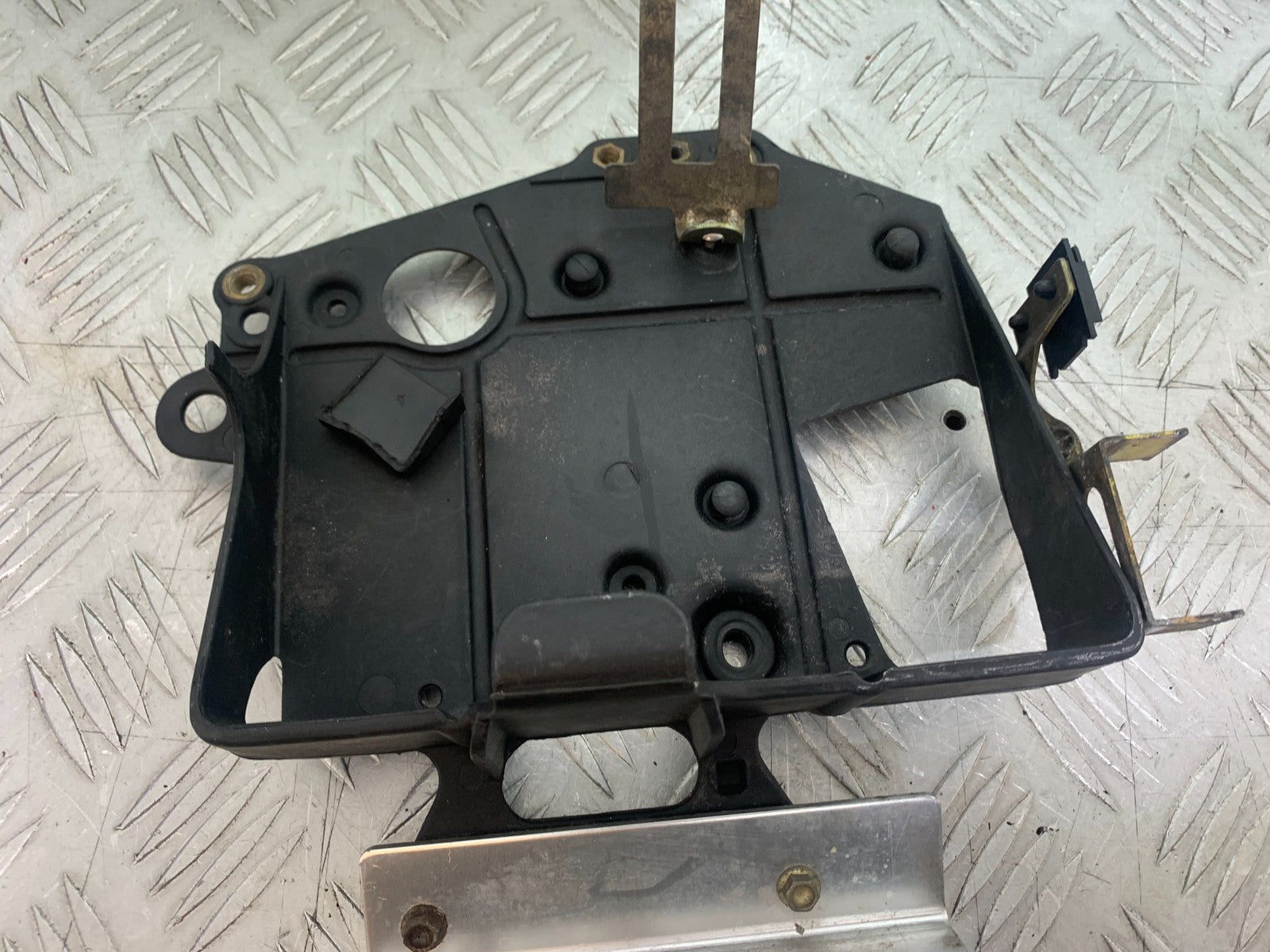 DUCATI 996 SPS 748 916 998 BATTERY TRAY  1999-2000 (CMB1209)