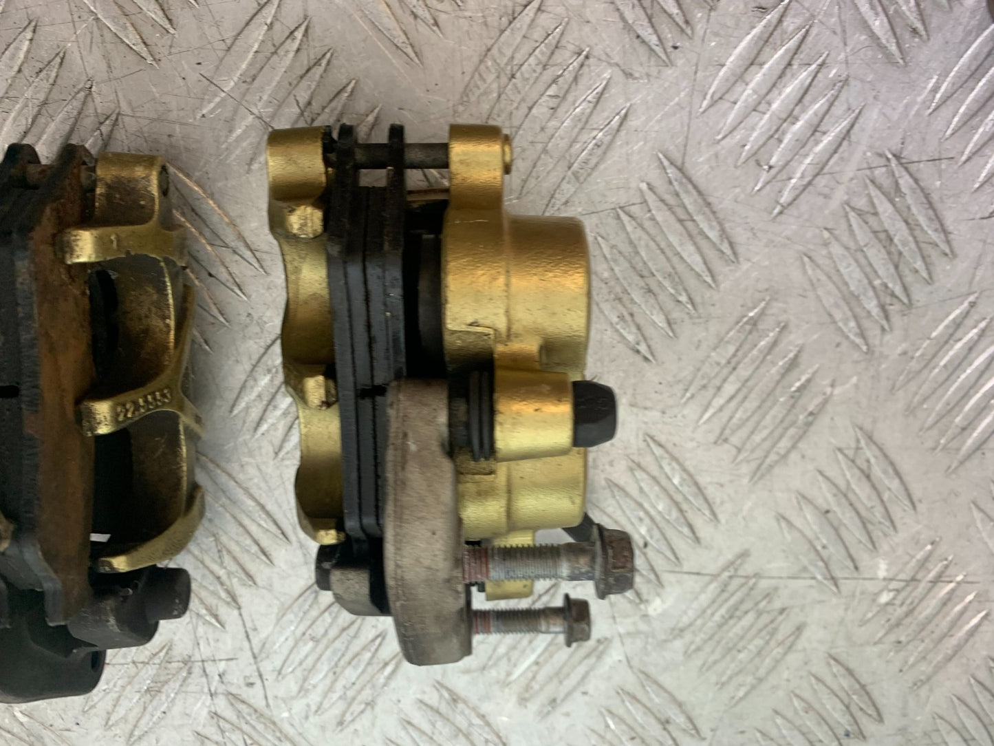 HONDA NT650 V DEAUVILLE FRONT BRAKE CALIPERS YEAR 1998-01(CMB1320)
