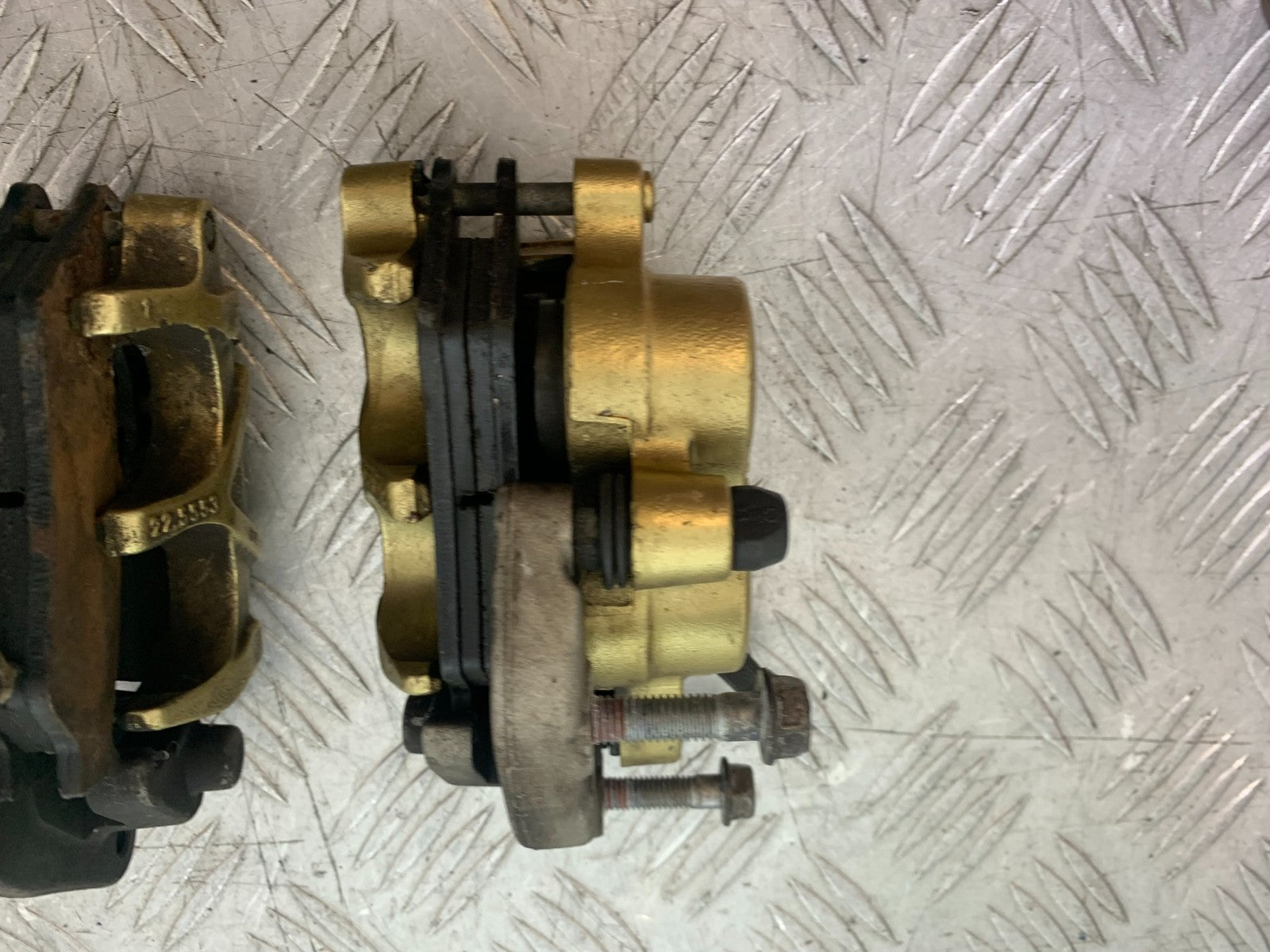 HONDA NT650 V DEAUVILLE FRONT BRAKE CALIPERS YEAR 1998-01(CMB1320)