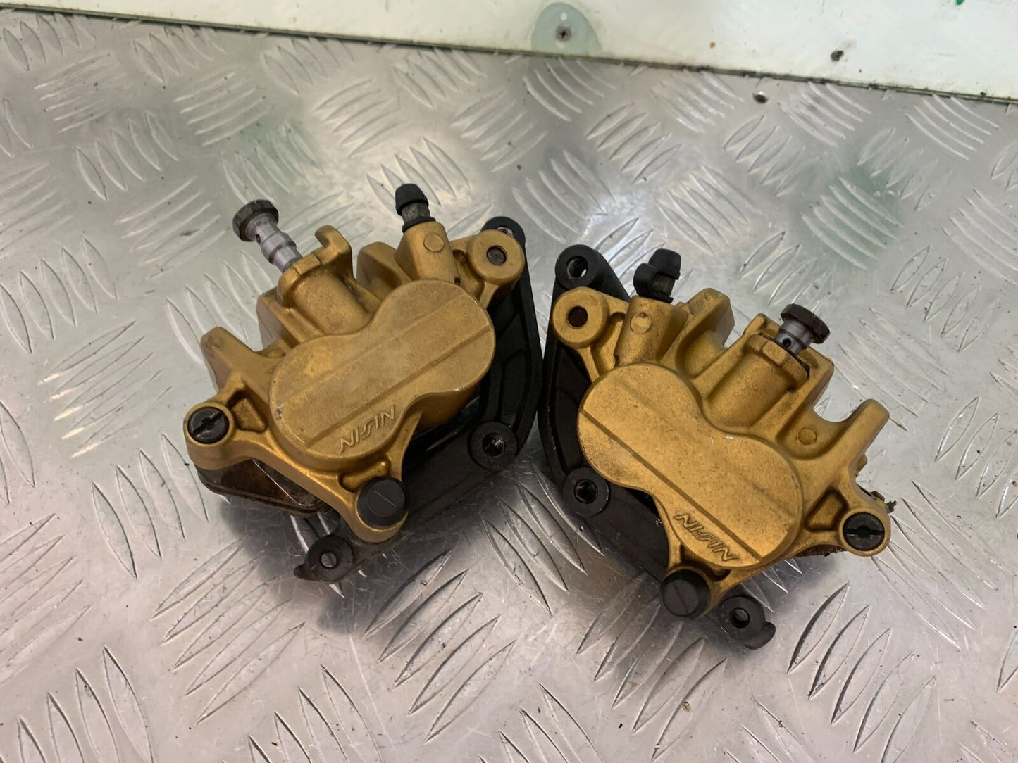 TRIUMPH 675 STREET TRIPLE FRONT CALIPERS  YEAR 2008 (STOCK 984)