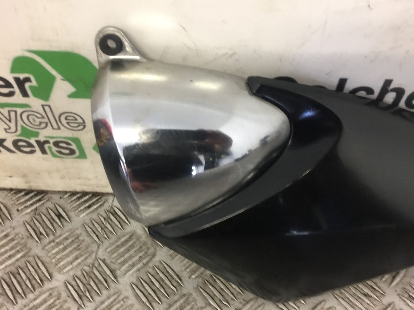 SUZUKI GSF1200 GSF 1200 BANDIT LEFT CARB COVER   MK2 YEAR  2003 STOCK 440