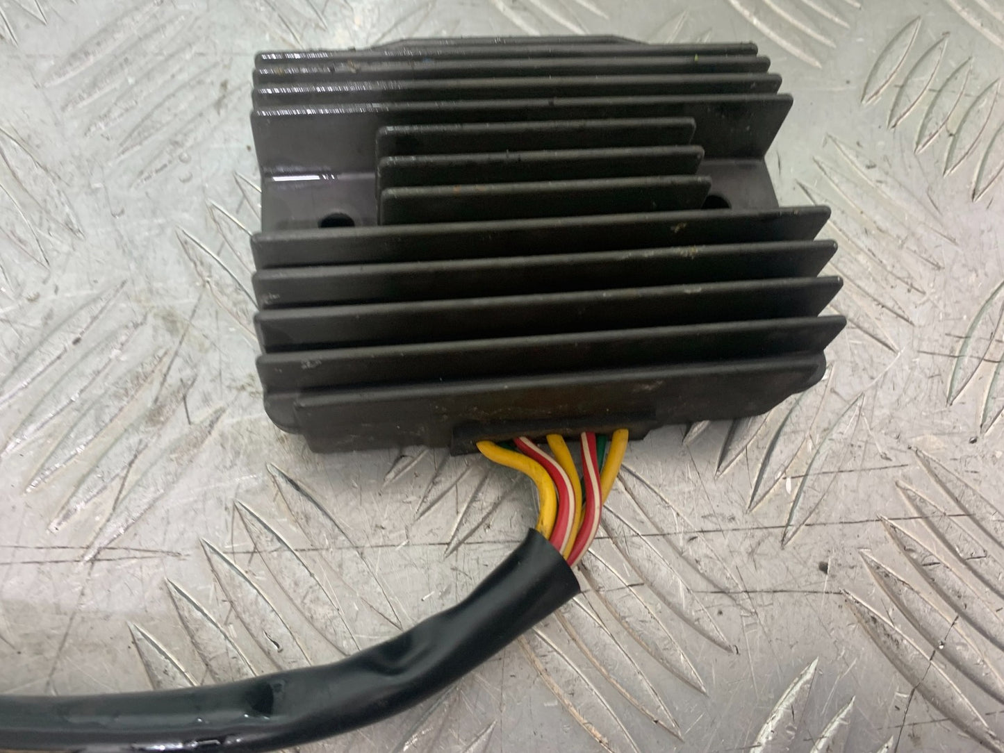 HONDA VFR800 PRE V-TEC REGULATOR  YEAR 1998-2001 (CMB1233)