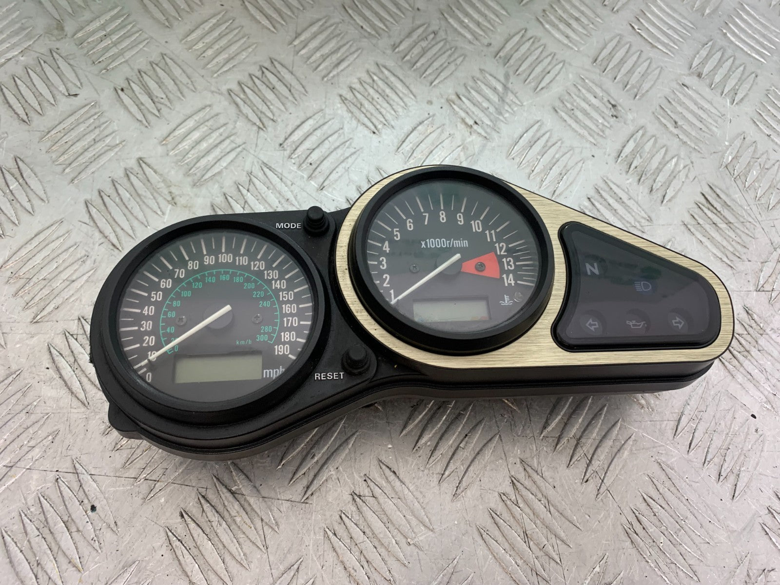 KAWASAKI ZX9R ZX9 R CLOCKS SPEEDO DASH  YEAR 1998-1999 (CMB1329)