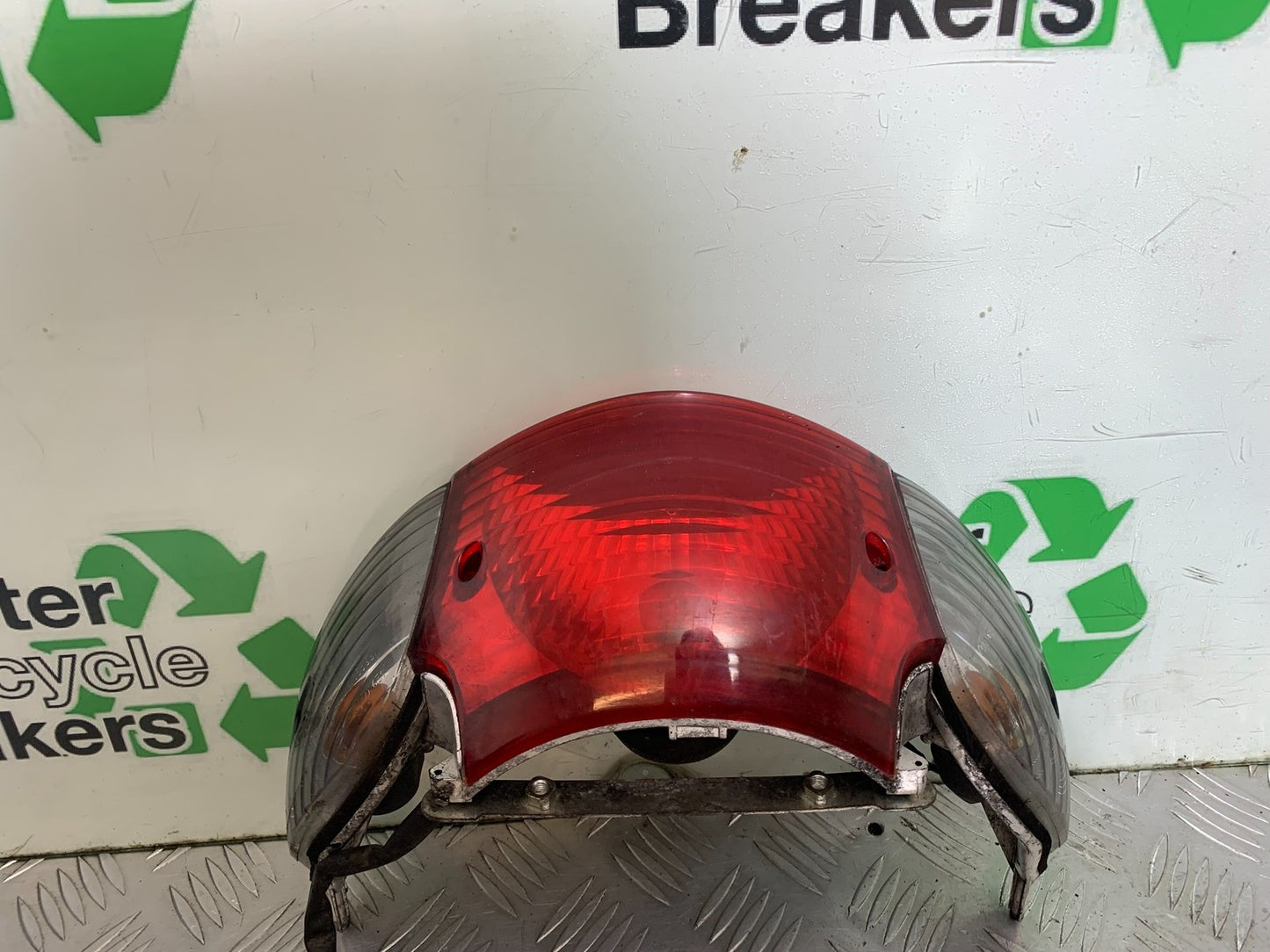 HONDA CBF600 CBF 600 REAR LIGHT YEAR 2004-07  (CMB1305)