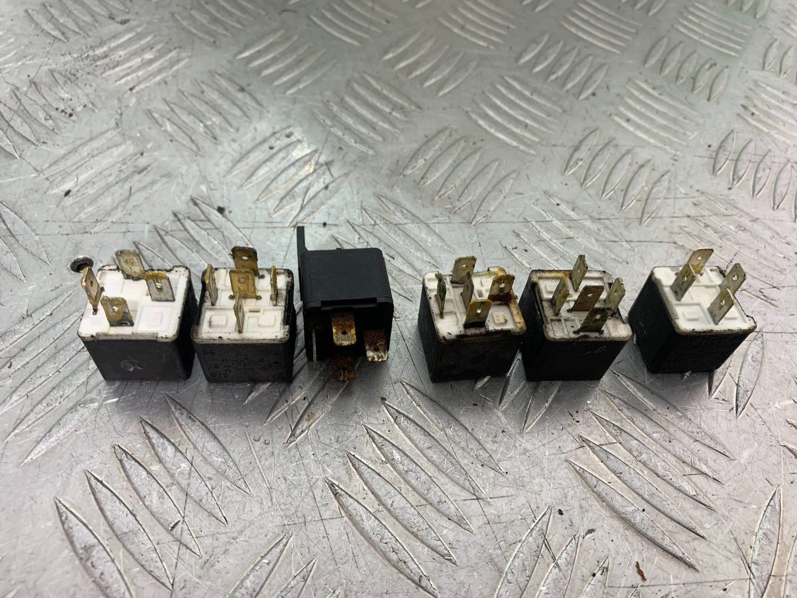 TRIUMPH 955i SPRINT ST RELAYS  YEAR 1999-04 (CMB1230)